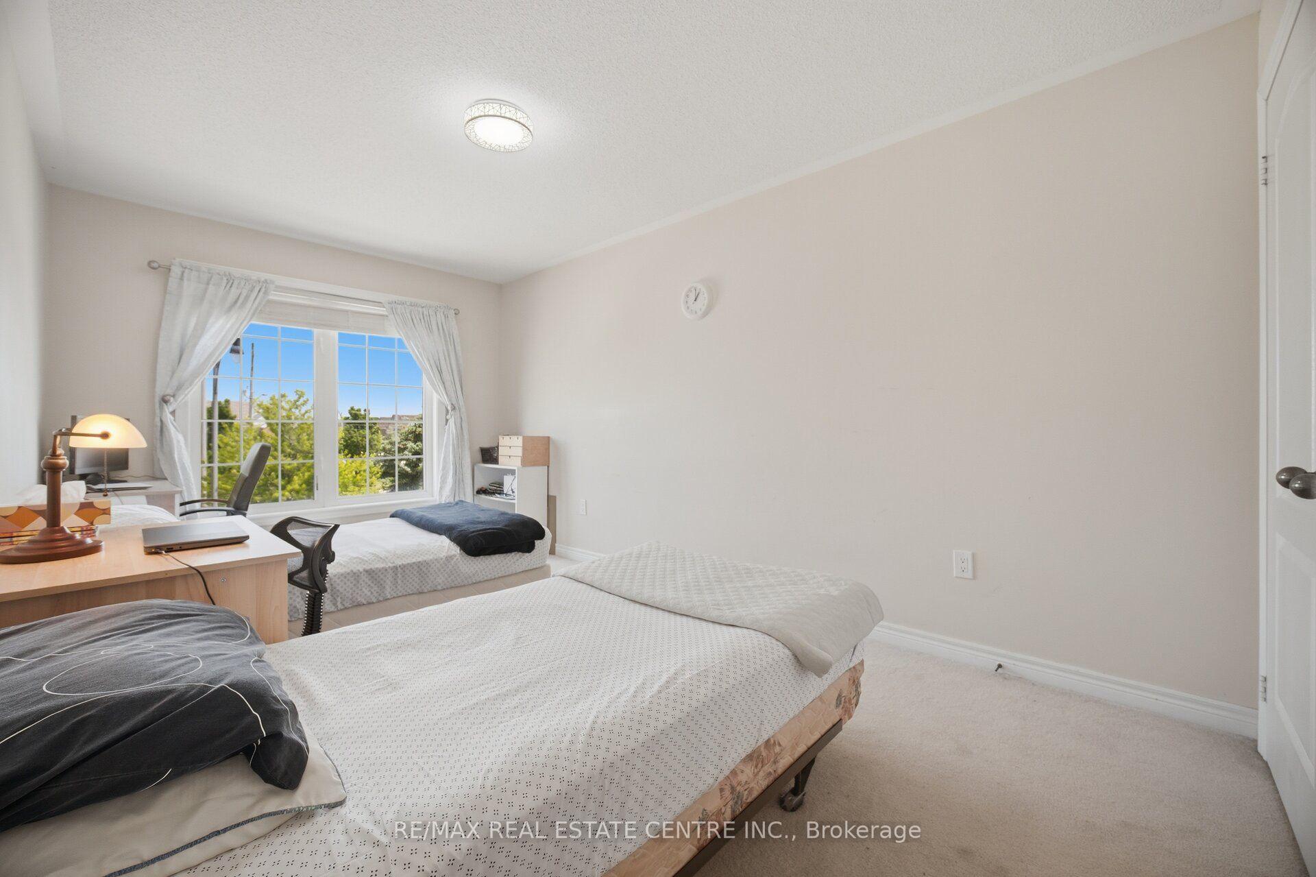 Photo 28 of 41 Lorenzo Circle, Brampton, Sandringham-Wellington — HOMEH