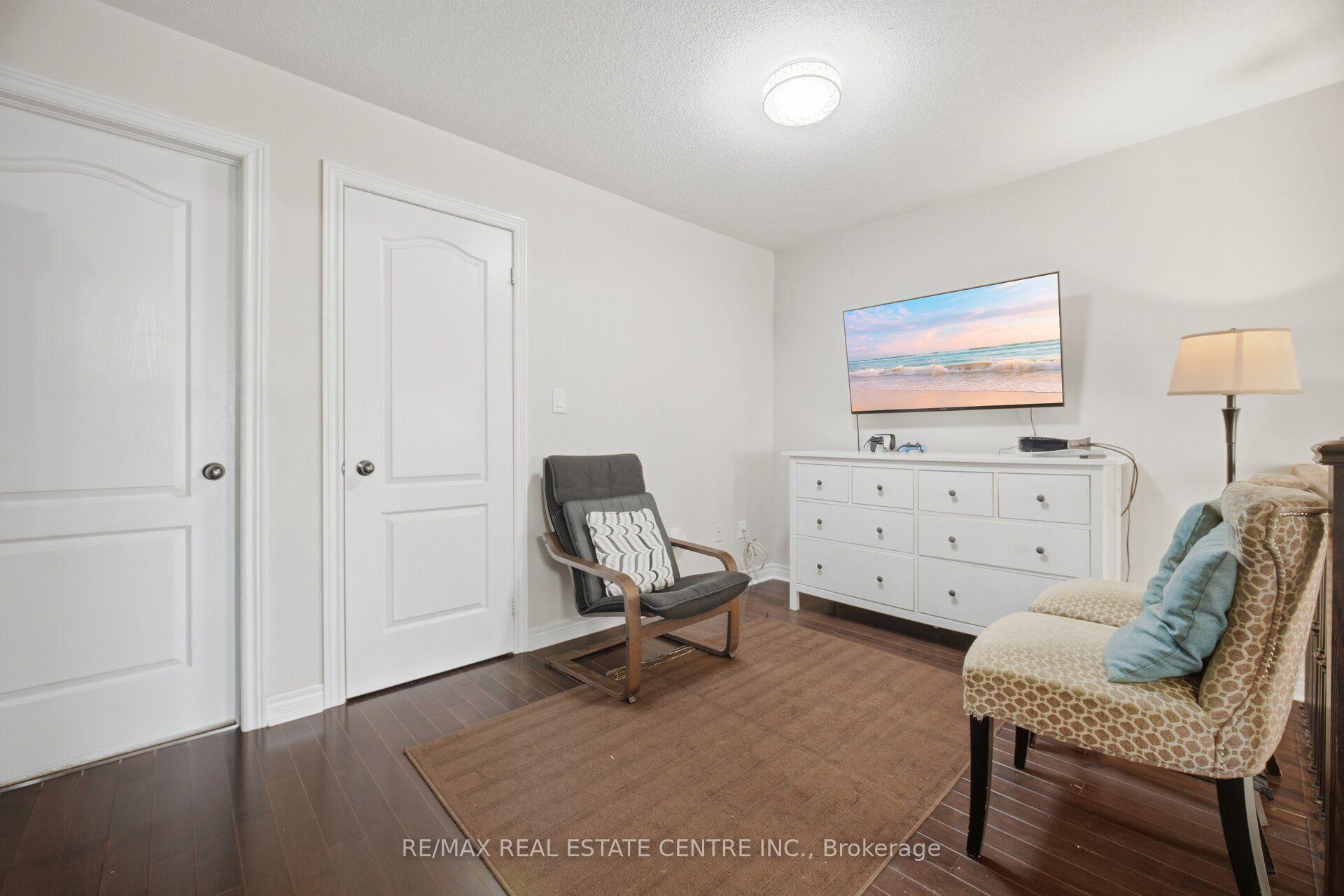 Photo 32 of 41 Lorenzo Circle, Brampton, Sandringham-Wellington — HOMEH