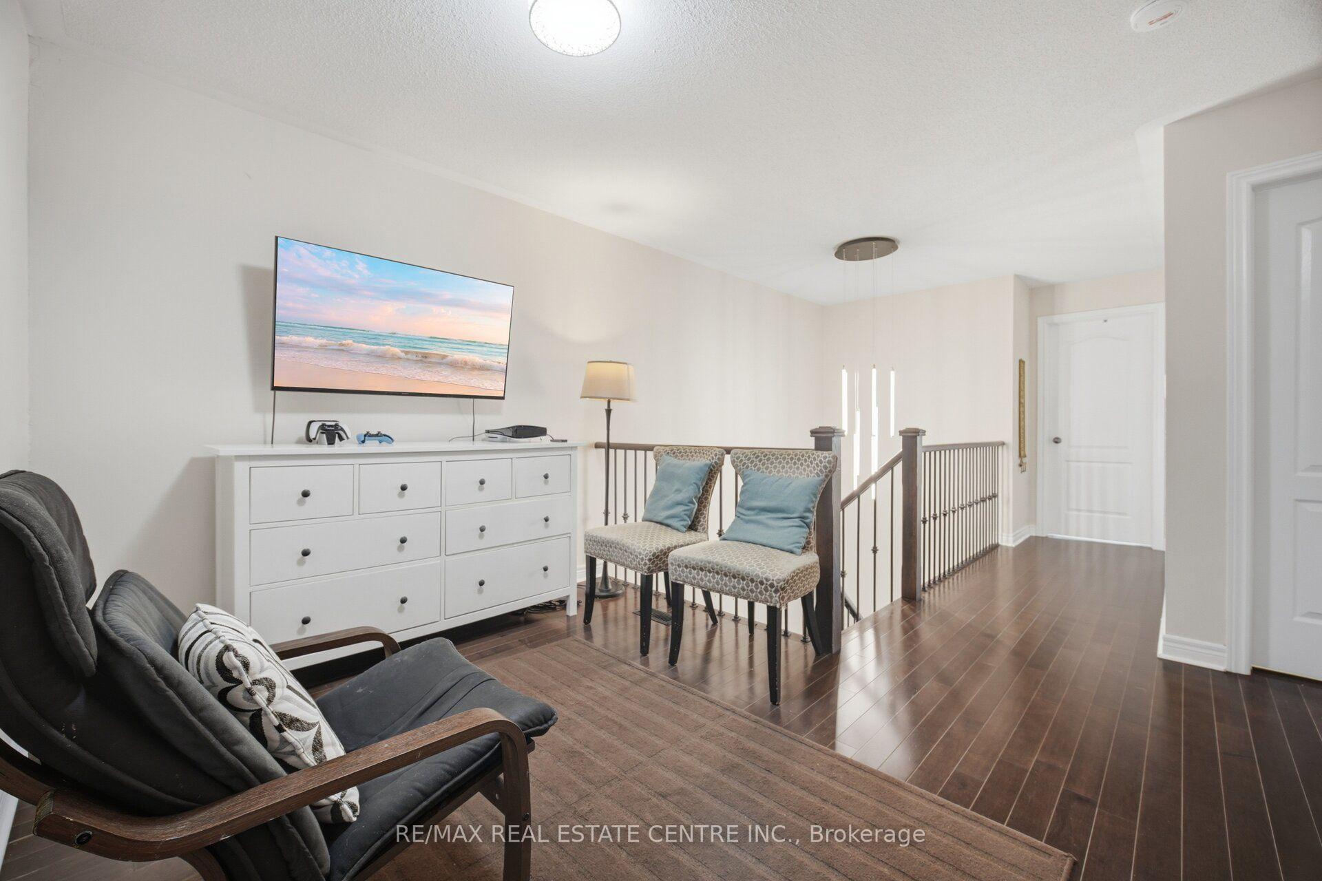 Photo 33 of 41 Lorenzo Circle, Brampton, Sandringham-Wellington — HOMEH