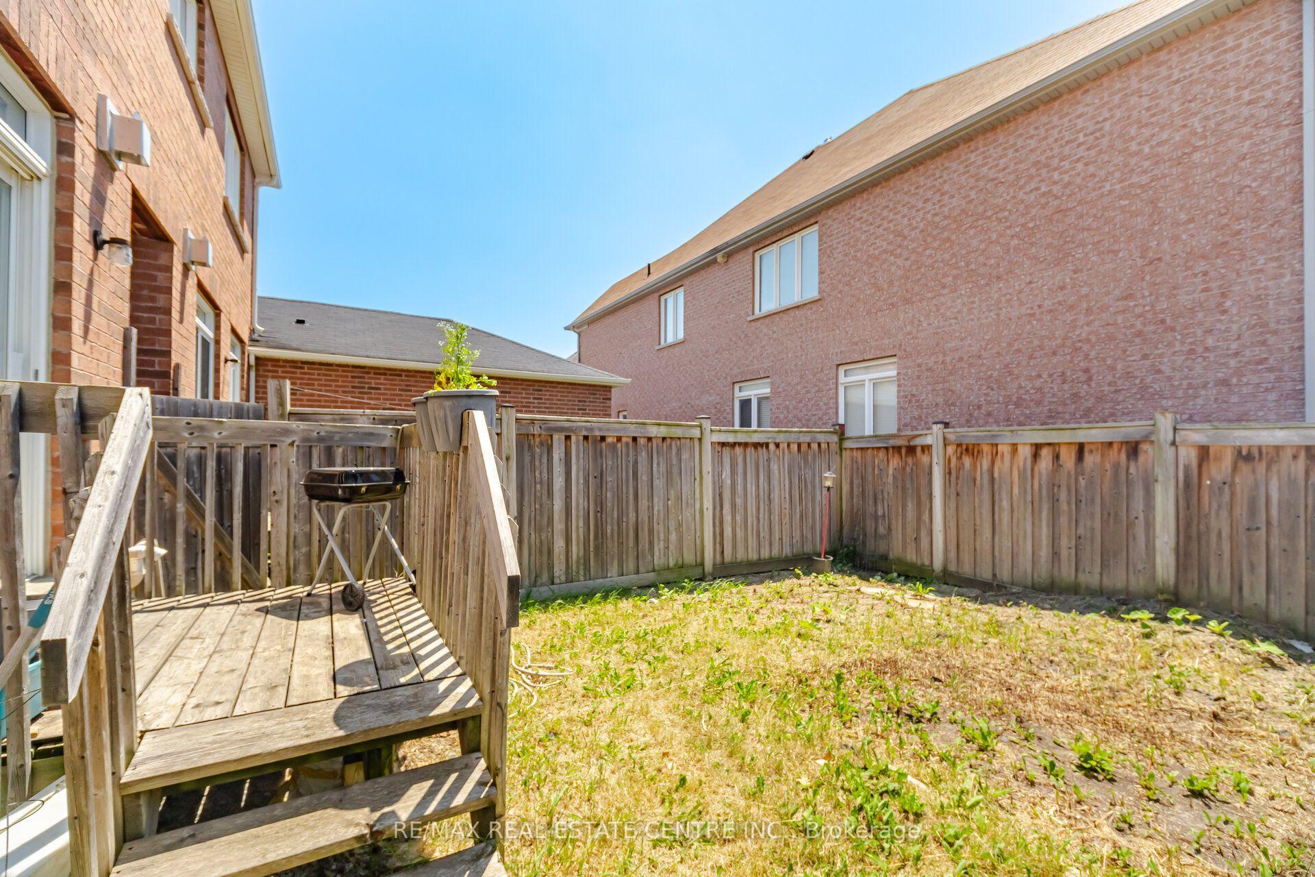 Photo 37 of 41 Lorenzo Circle, Brampton, Sandringham-Wellington — HOMEH