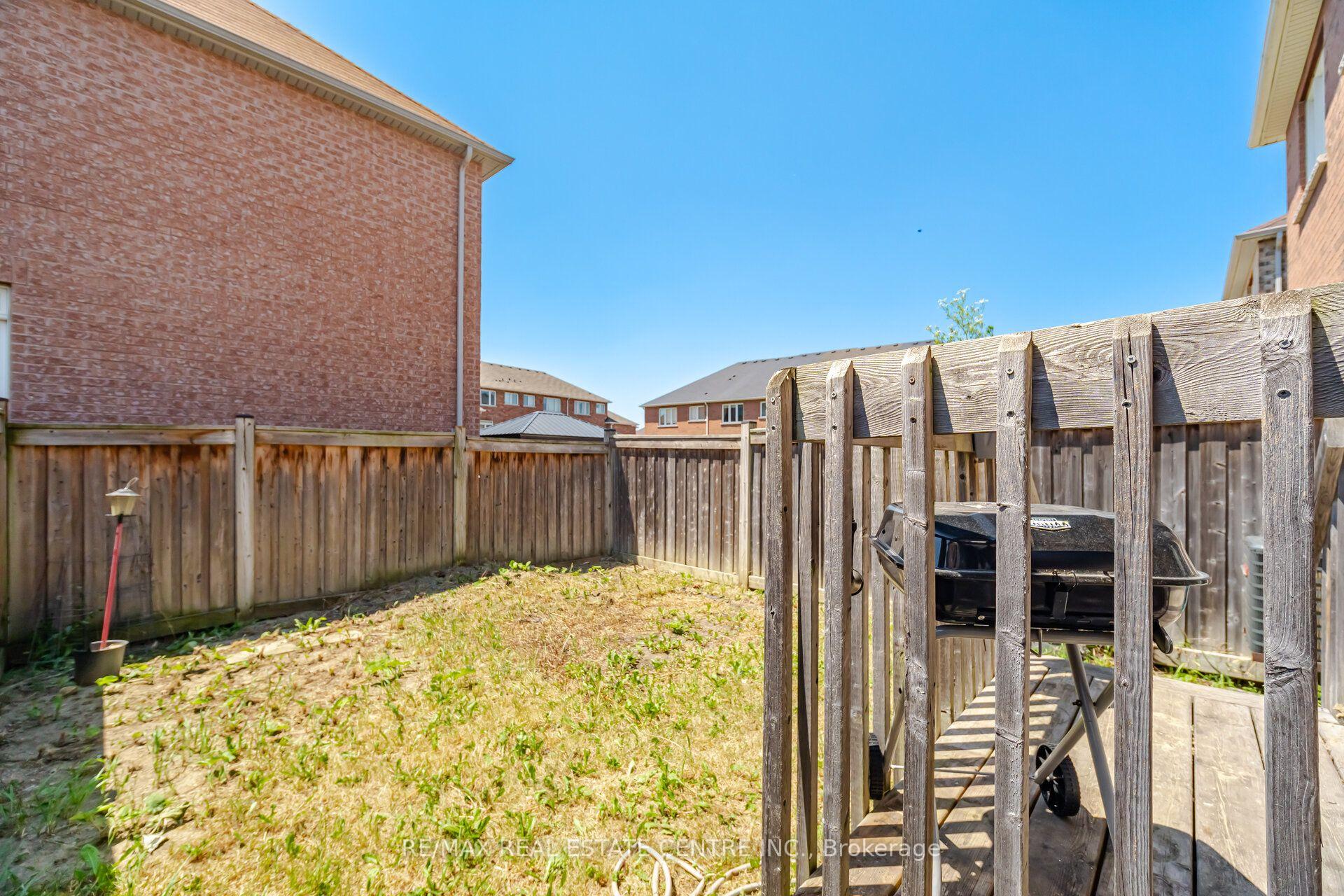 Photo 38 of 41 Lorenzo Circle, Brampton, Sandringham-Wellington — HOMEH