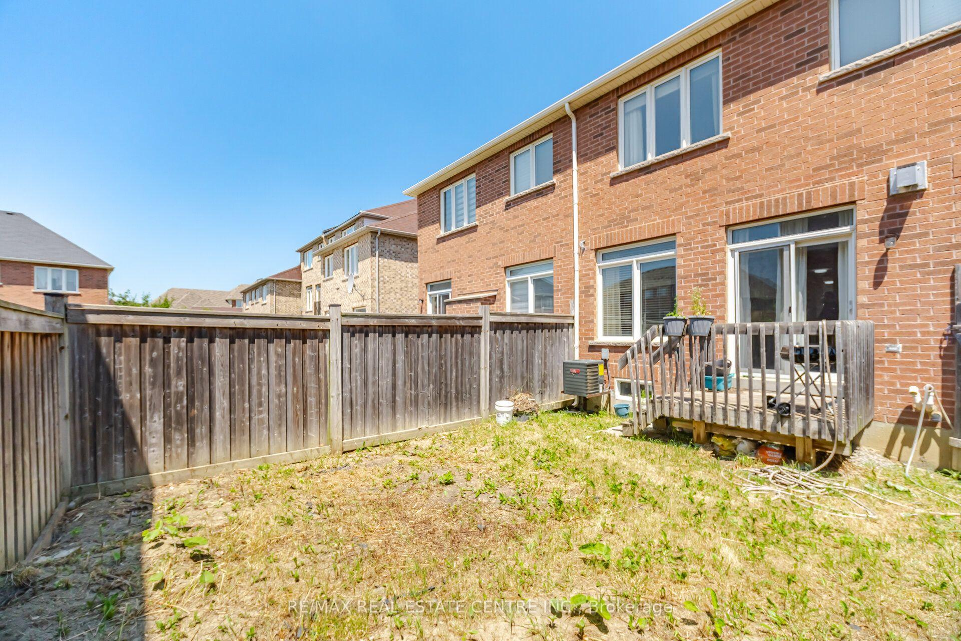 Photo 39 of 41 Lorenzo Circle, Brampton, Sandringham-Wellington — HOMEH