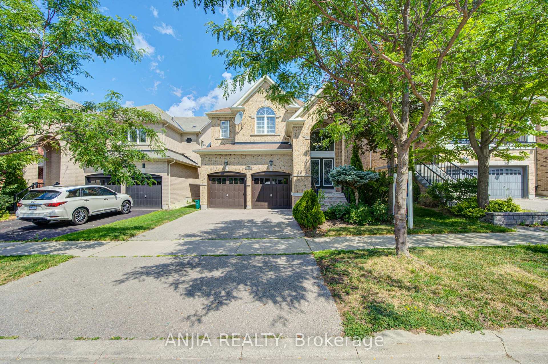 Photo 2 of 170 Ascalon Drive, Vaughan, Patterson — HOMEH