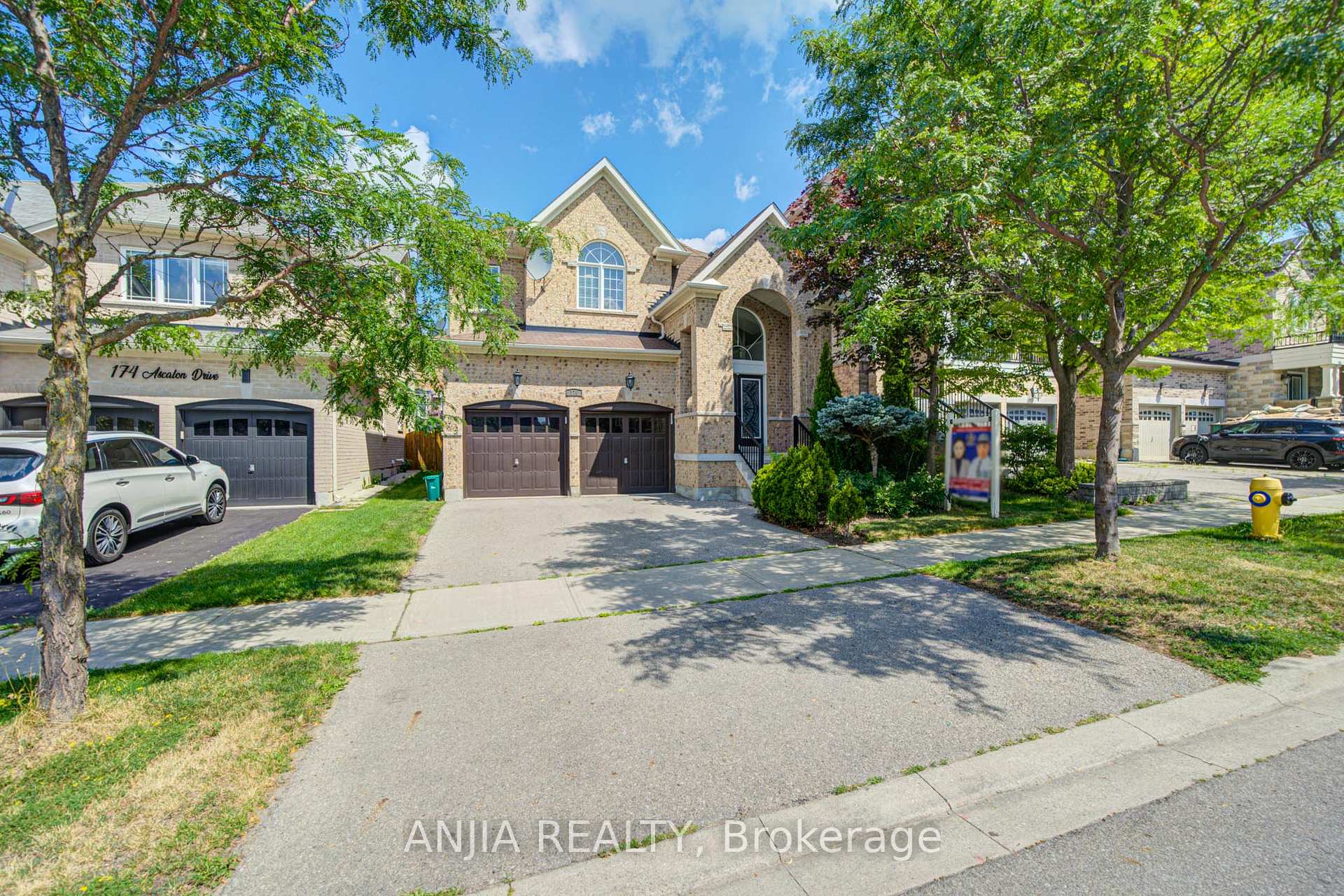 Photo 3 of 170 Ascalon Drive, Vaughan, Patterson — HOMEH