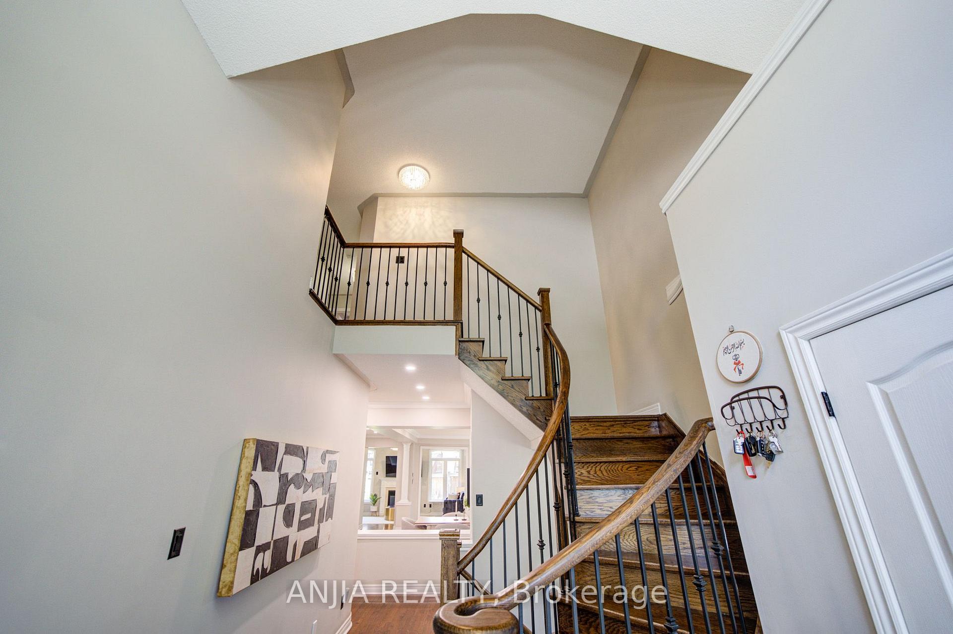 Photo 7 of 170 Ascalon Drive, Vaughan, Patterson — HOMEH
