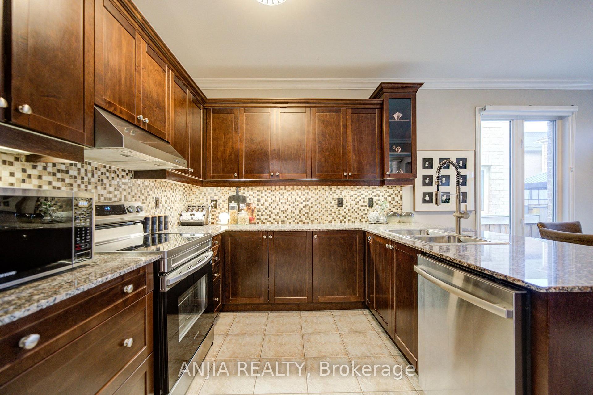 Photo 16 of 170 Ascalon Drive, Vaughan, Patterson — HOMEH