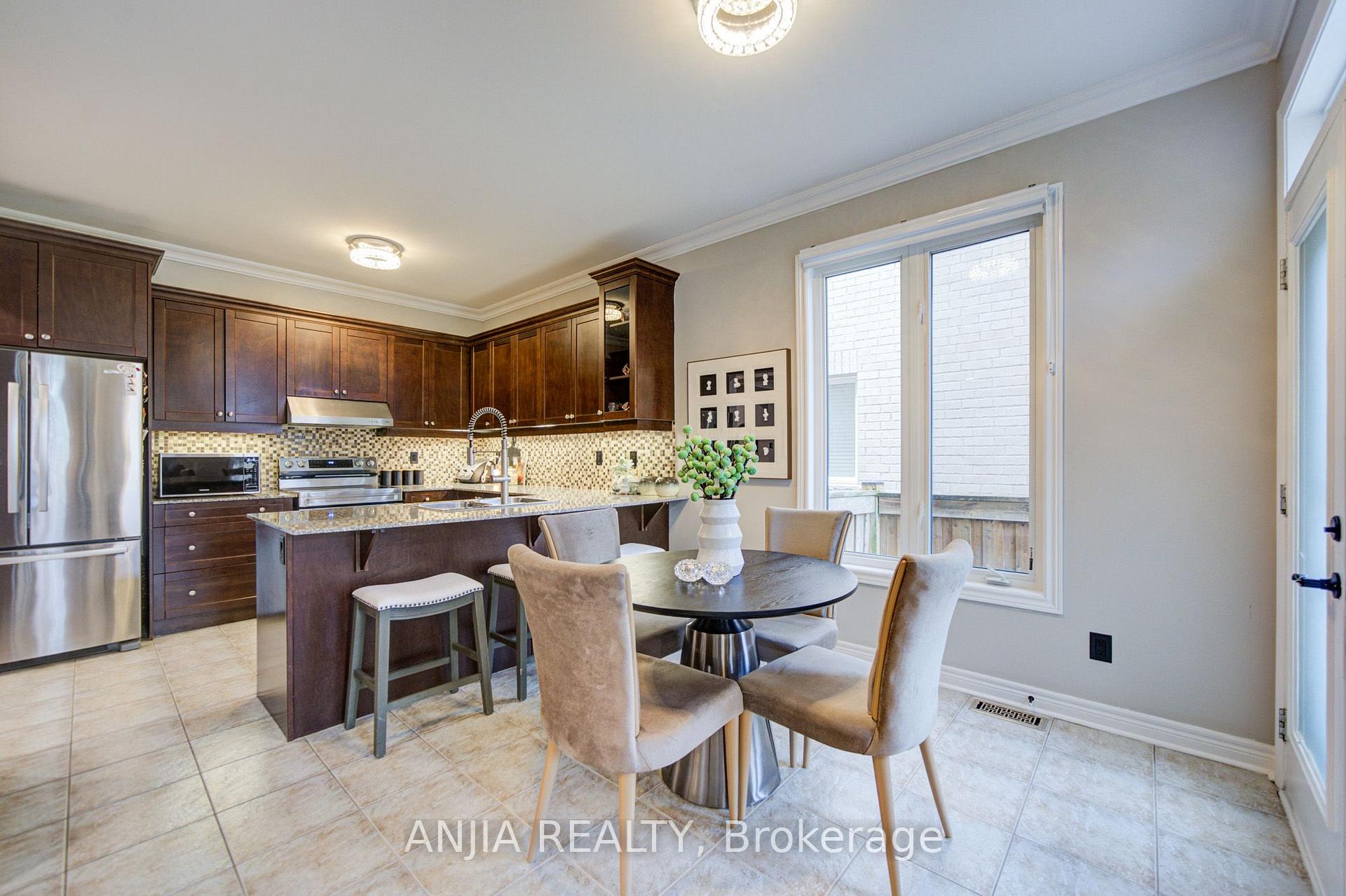 Photo 18 of 170 Ascalon Drive, Vaughan, Patterson — HOMEH