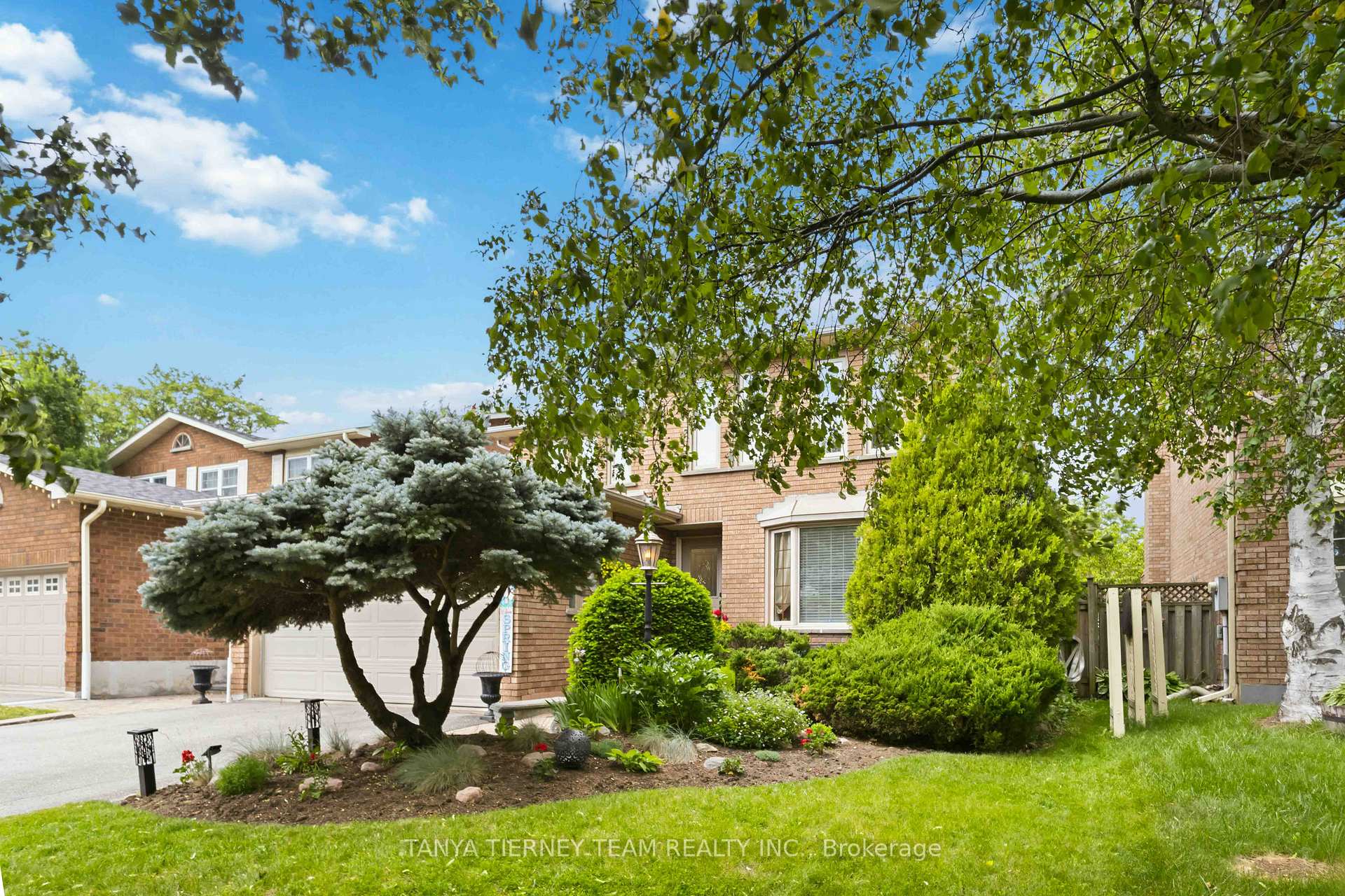 Photo 3 of 60 Cairns Drive, Markham, Raymerville — HOMEH