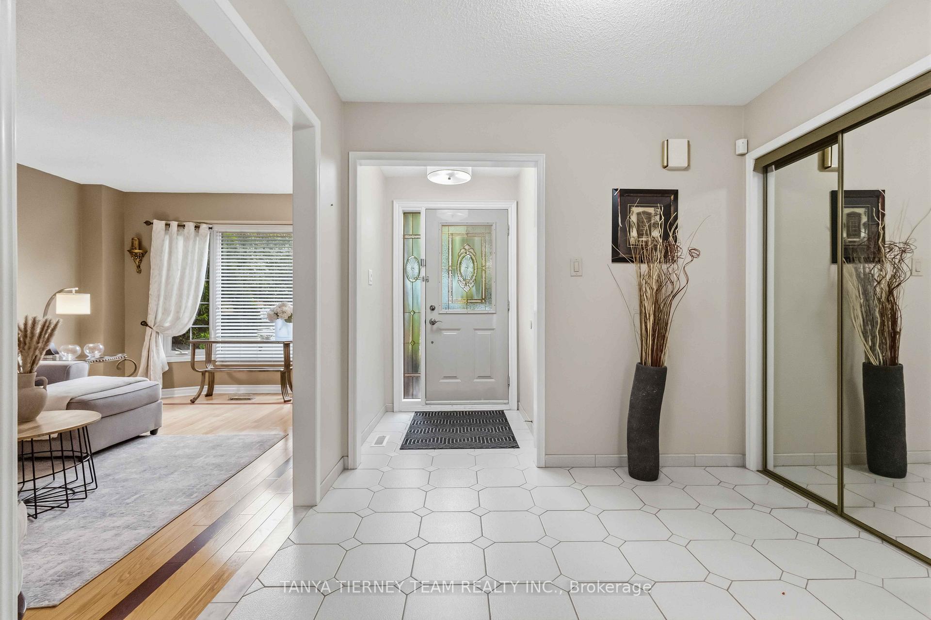 Photo 5 of 60 Cairns Drive, Markham, Raymerville — HOMEH