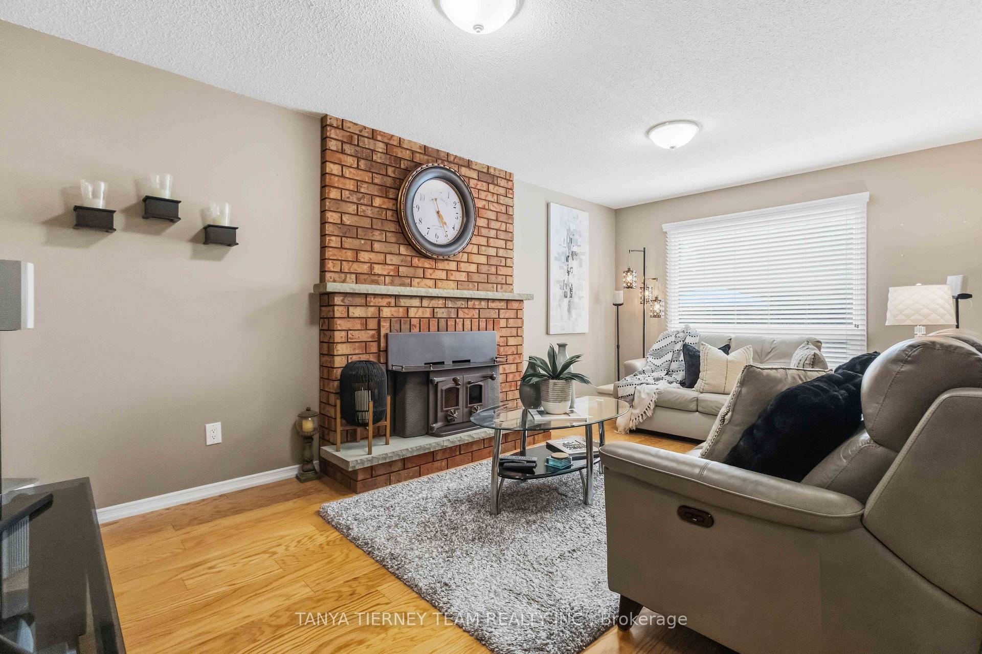 Photo 12 of 60 Cairns Drive, Markham, Raymerville — HOMEH