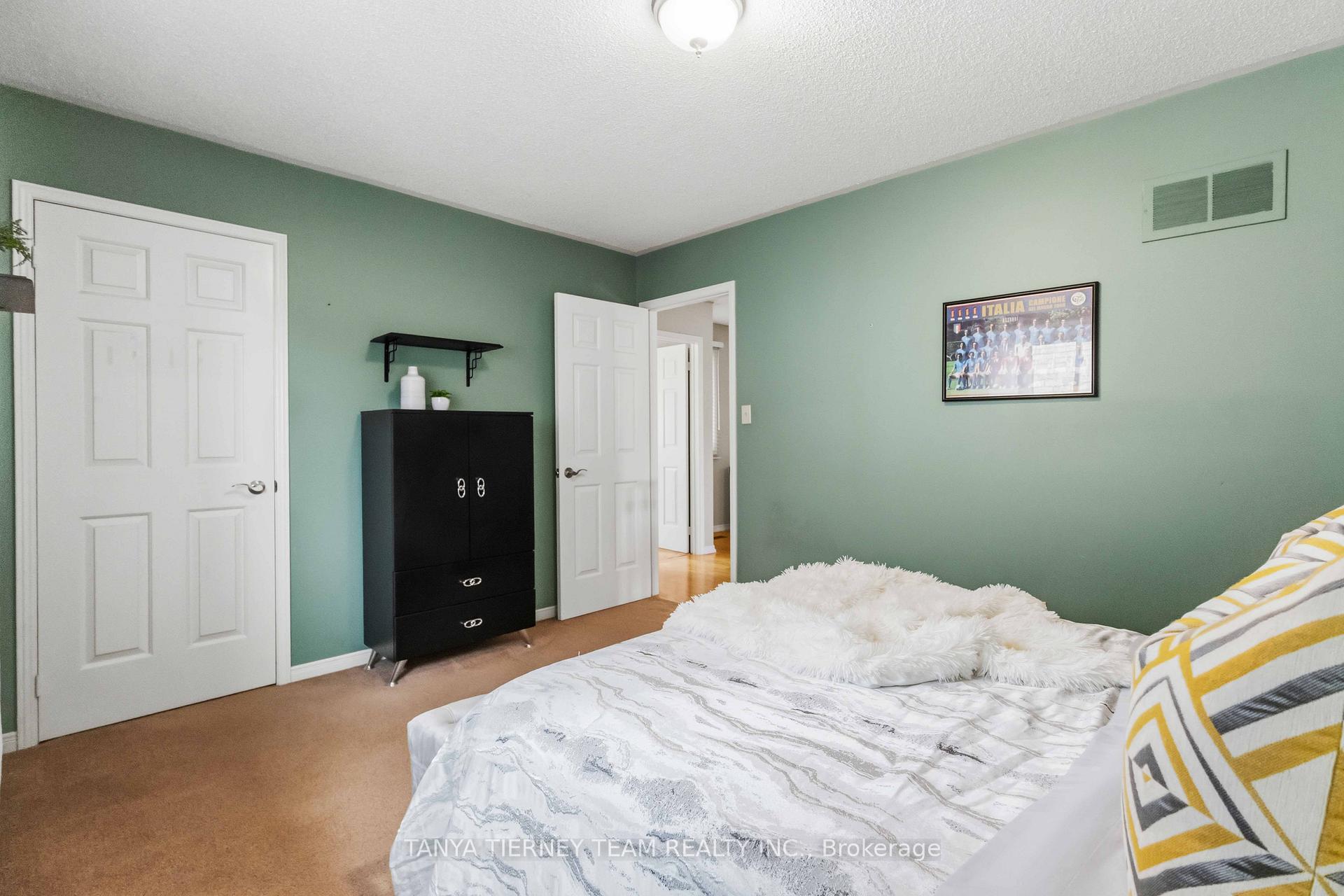 Photo 36 of 60 Cairns Drive, Markham, Raymerville — HOMEH