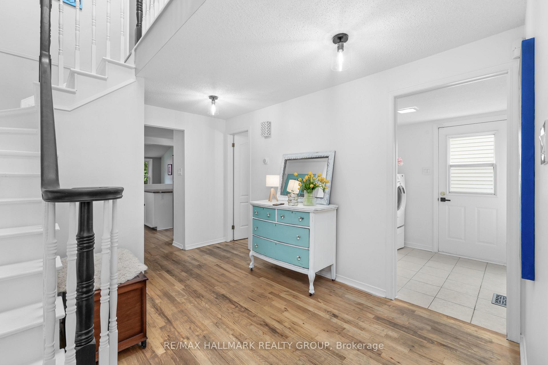 Photo 6 of 652 Thicket Way, Ottawa, Fallingbrook/Gardenway South — HOMEH