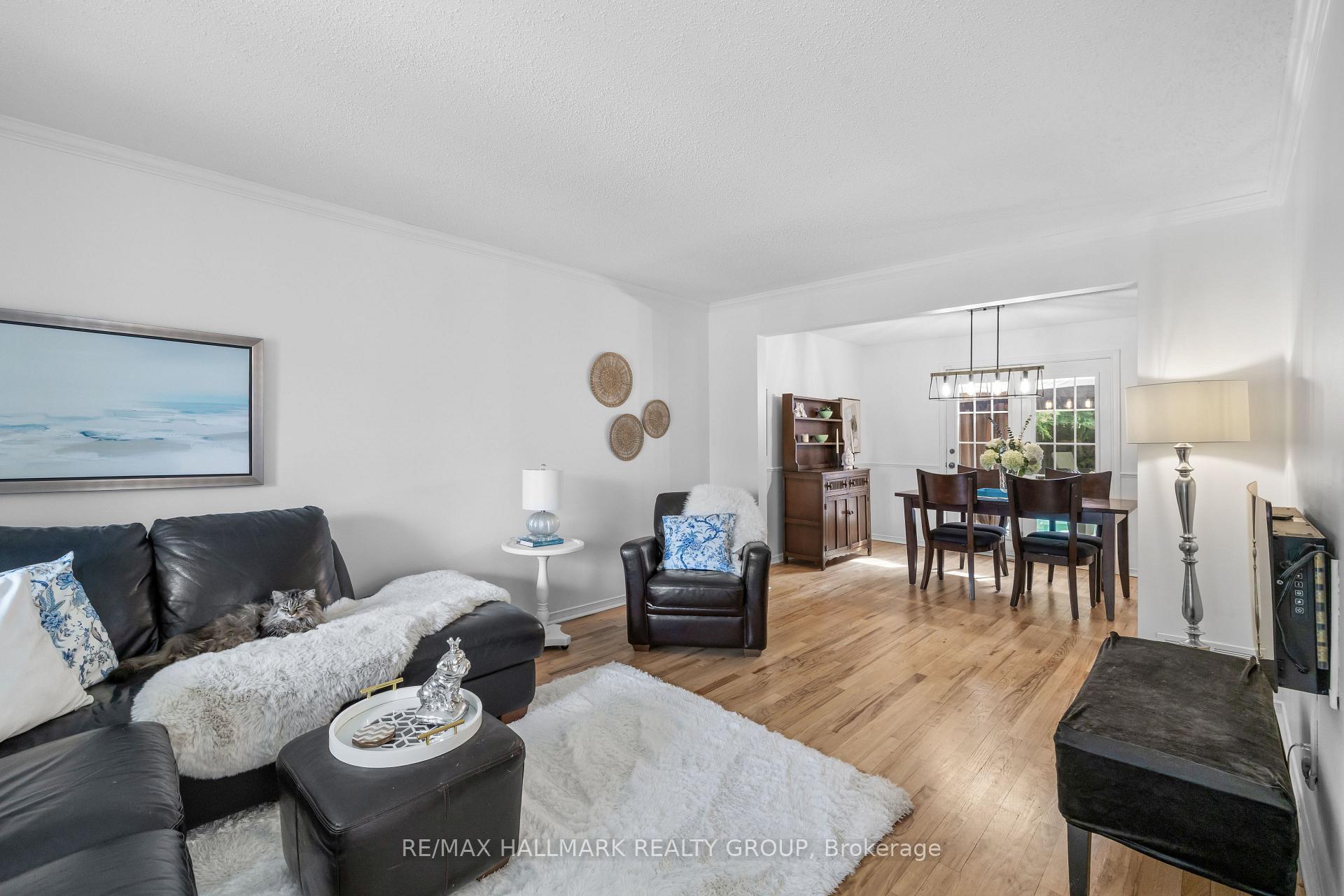 Photo 8 of 652 Thicket Way, Ottawa, Fallingbrook/Gardenway South — HOMEH