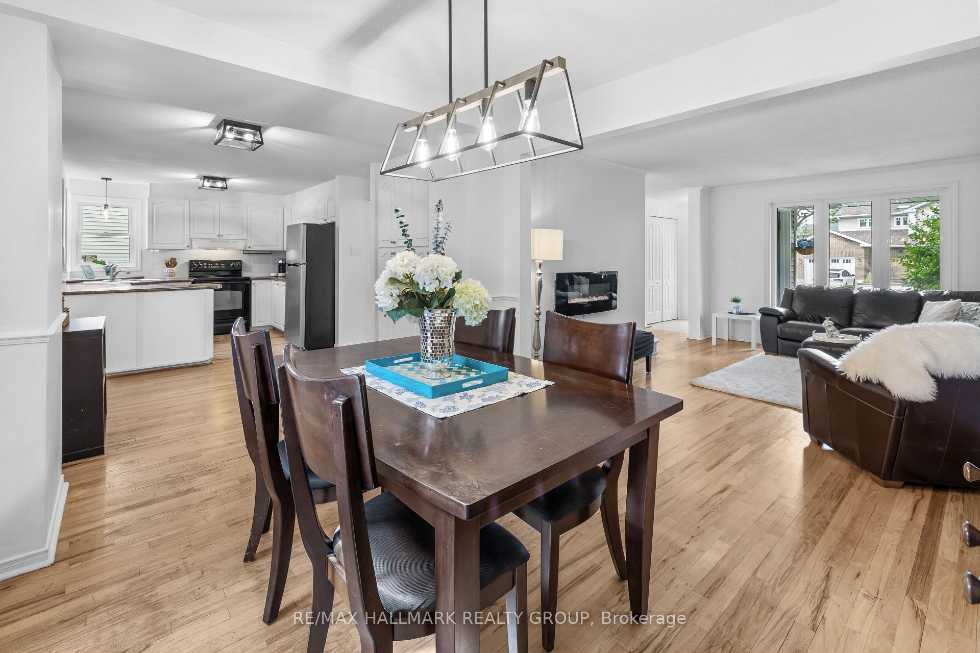 Photo 12 of 652 Thicket Way, Ottawa, Fallingbrook/Gardenway South — HOMEH