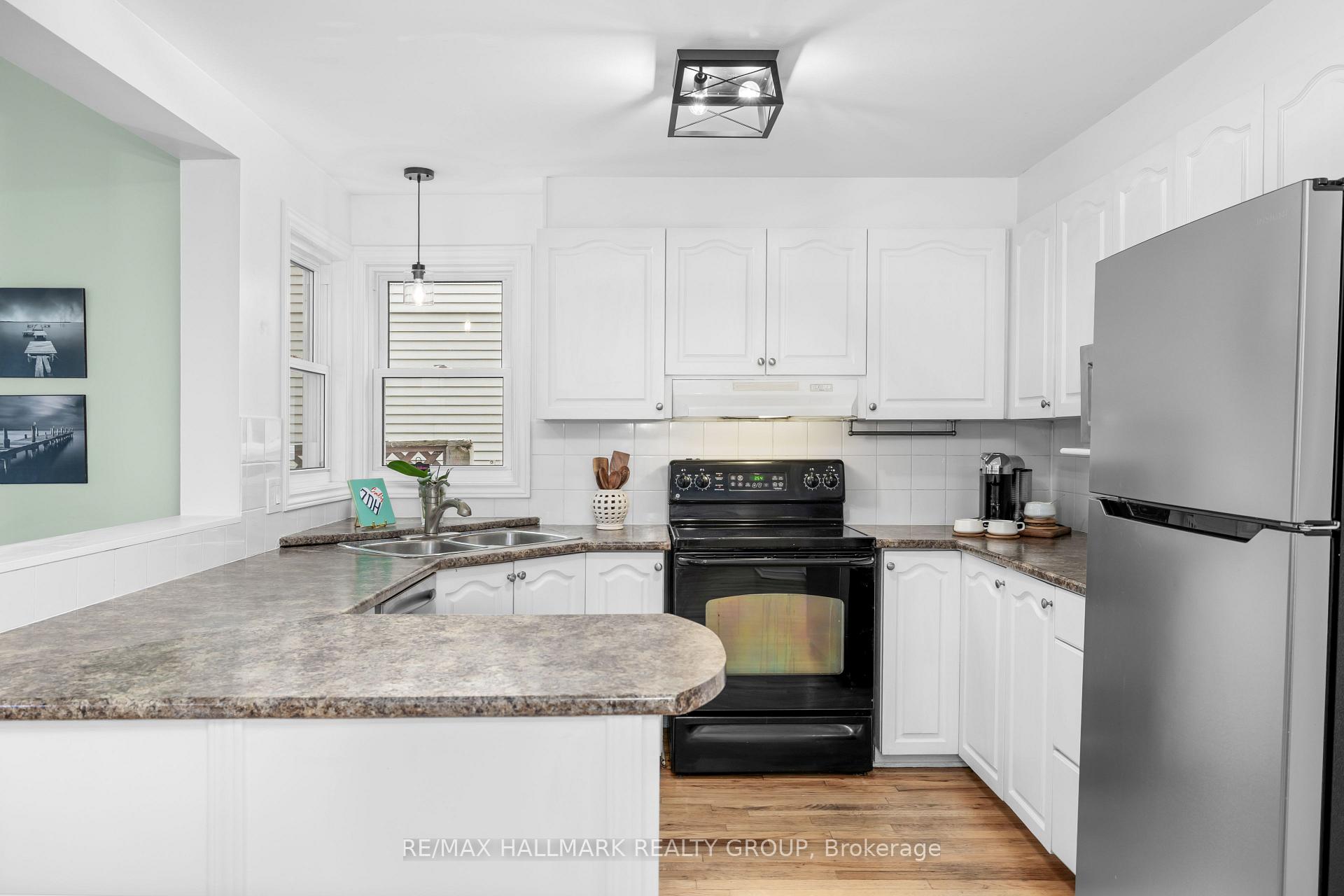 Photo 17 of 652 Thicket Way, Ottawa, Fallingbrook/Gardenway South — HOMEH