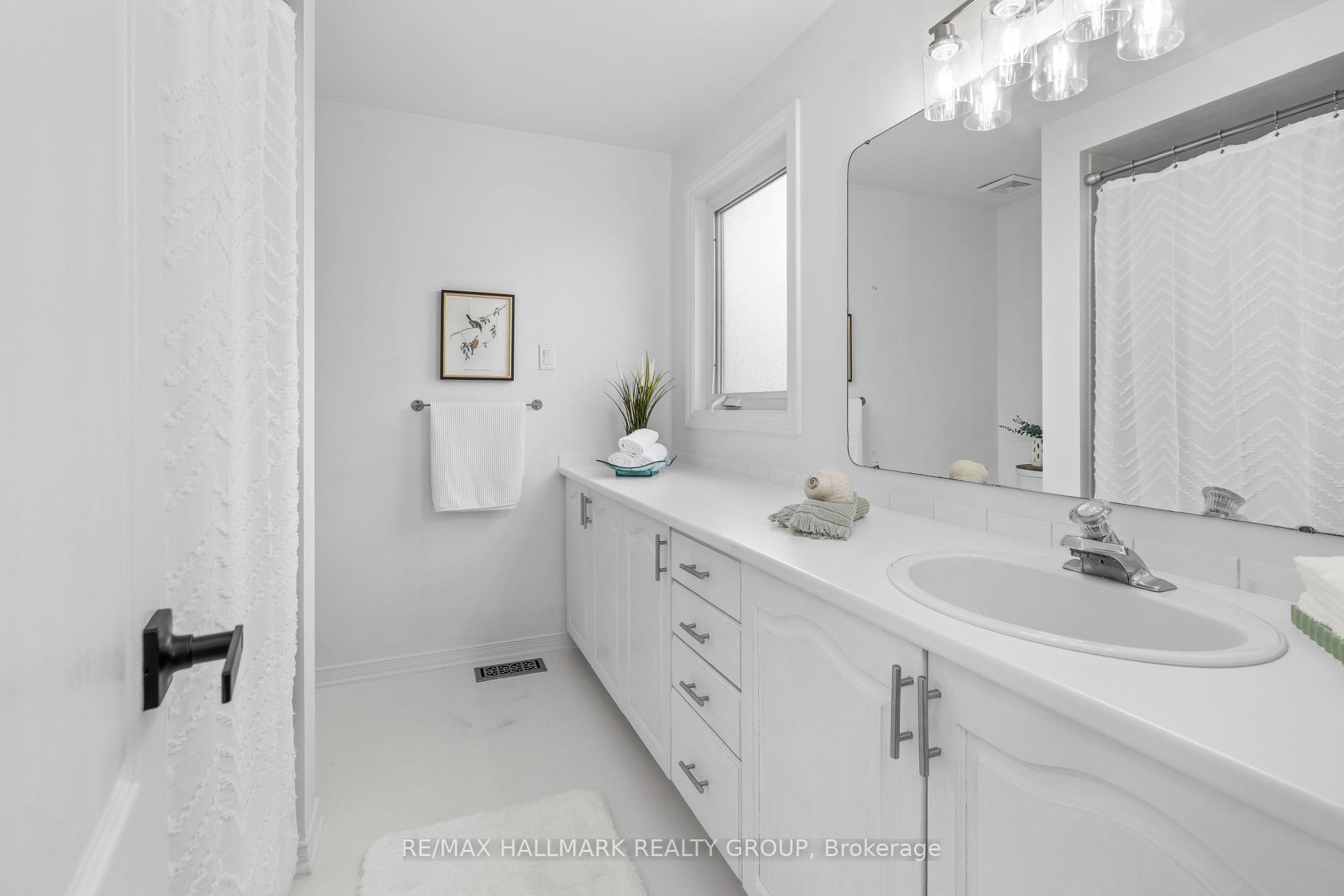 Photo 39 of 652 Thicket Way, Ottawa, Fallingbrook/Gardenway South — HOMEH