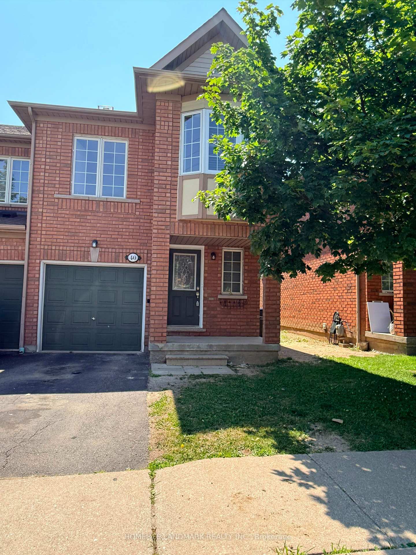 Front of Unit 40, 770 Othello Court