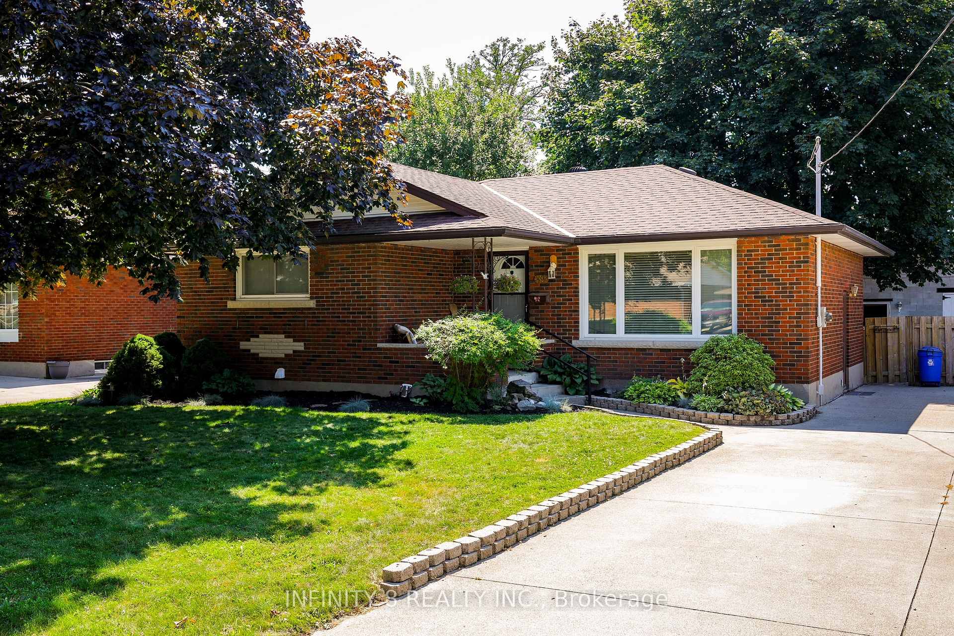 Photo 1 of 39 Howard Avenue, St. Catharines, Lakeport — HOMEH