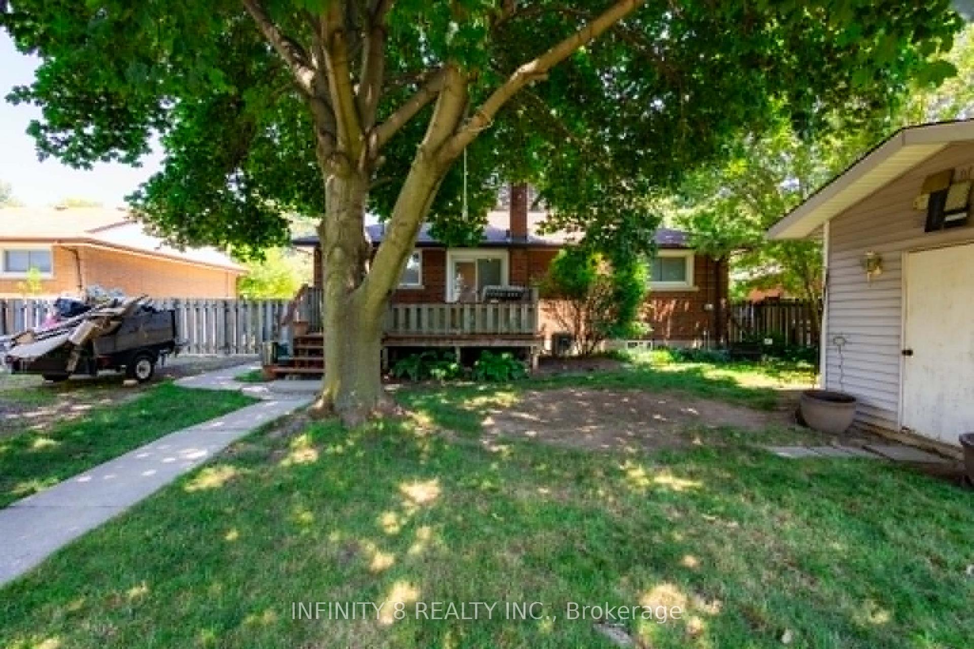 Photo 2 of 39 Howard Avenue, St. Catharines, Lakeport — HOMEH