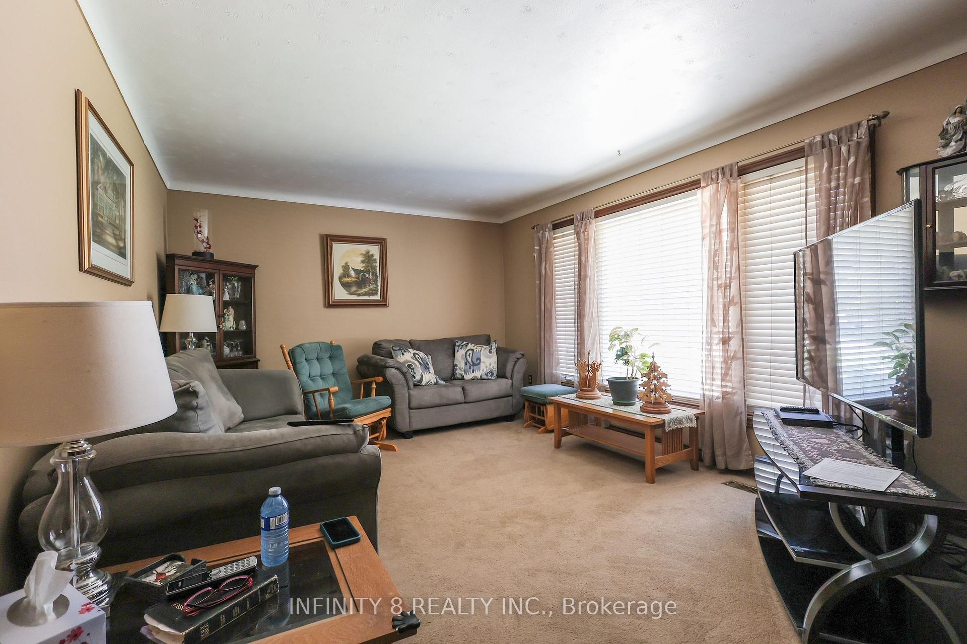 Photo 5 of 39 Howard Avenue, St. Catharines, Lakeport — HOMEH