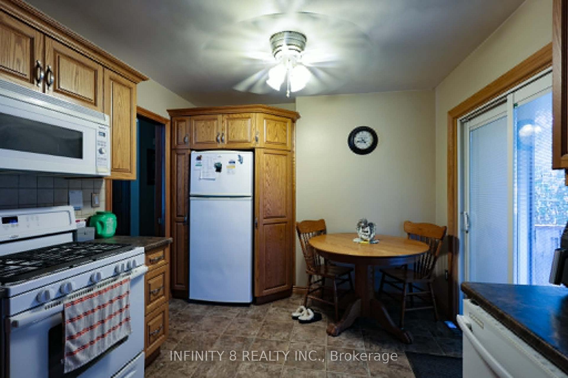 Photo 6 of 39 Howard Avenue, St. Catharines, Lakeport — HOMEH