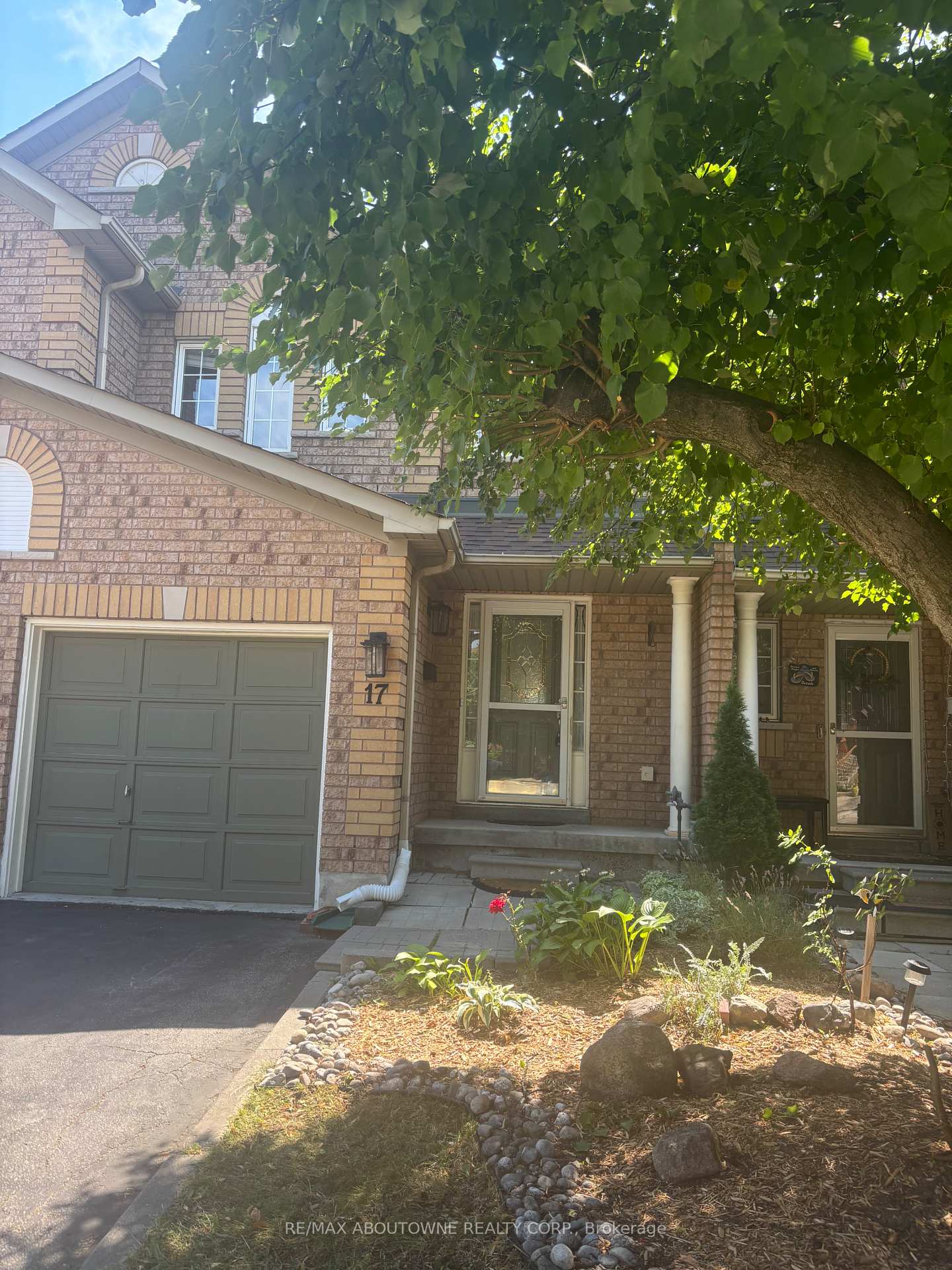 Photo 1 of Unit 17, 2871 Darien Road, Burlington, Rose — HOMEH