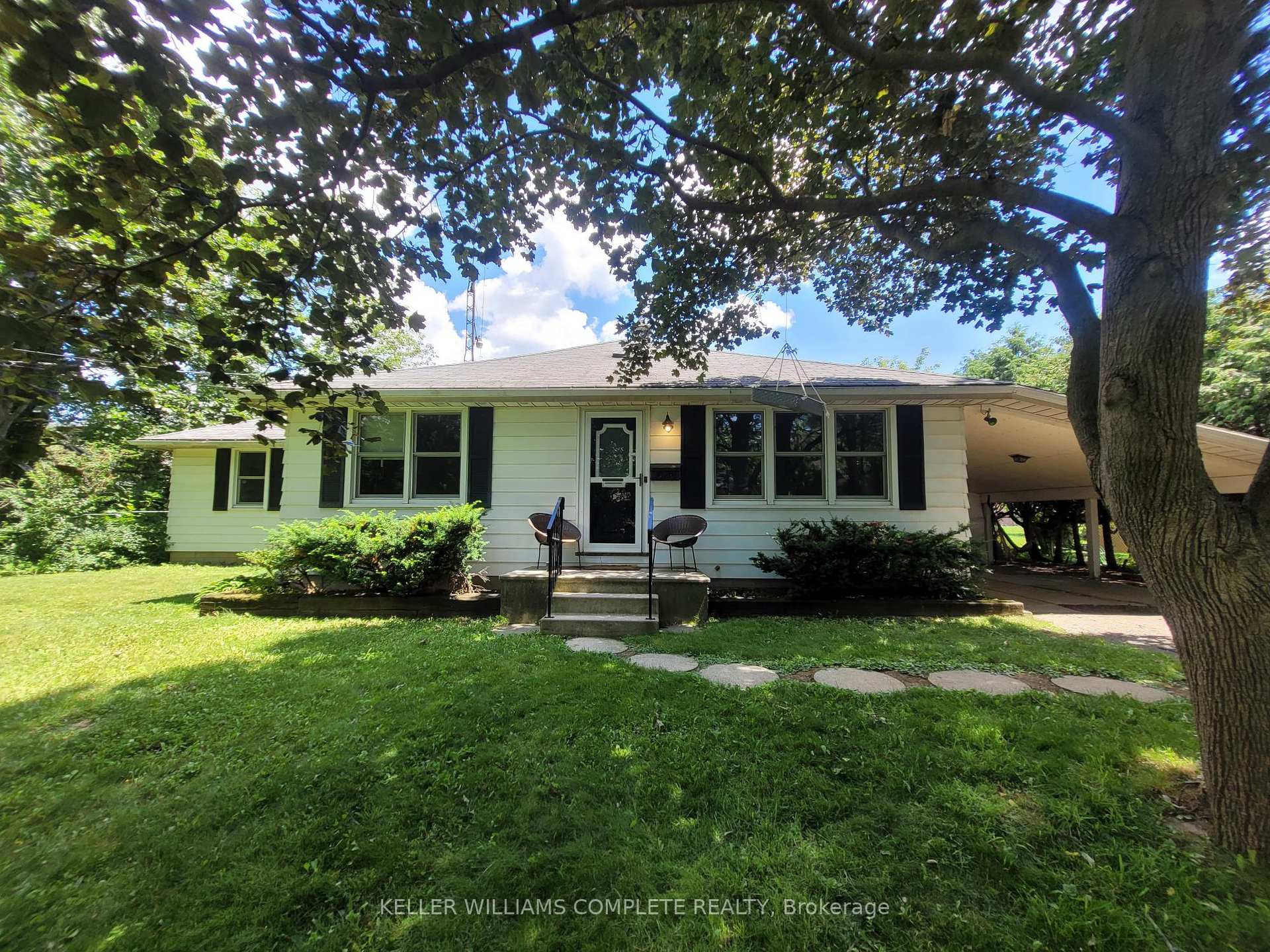 Photo 2 of 879 West 5TH Street, Hamilton, Gourley — HOMEH