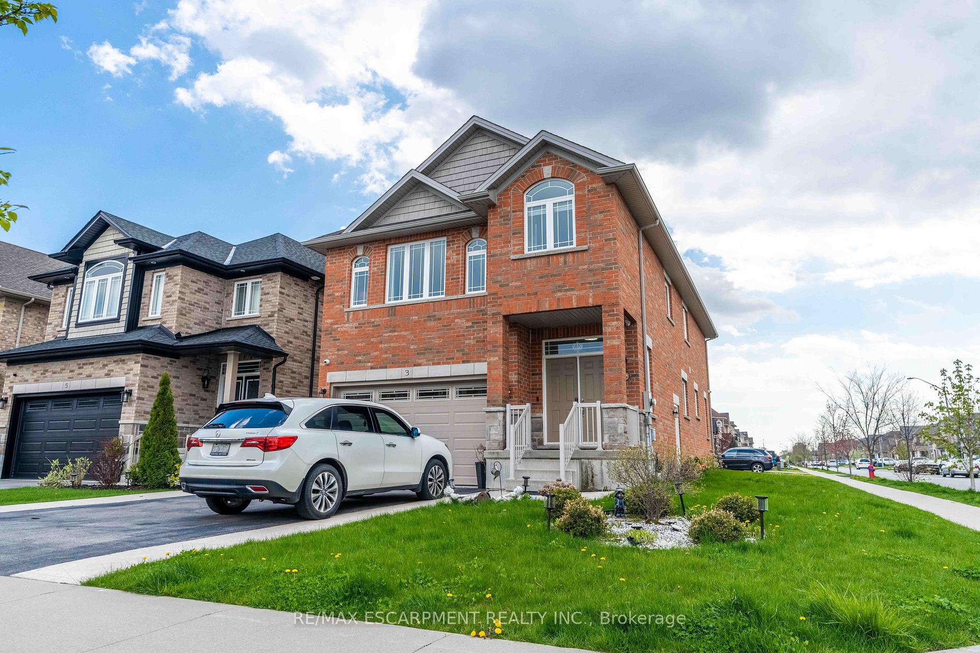 Photo 3 of 3 Narbonne Crescent, Hamilton, Stoney Creek Mountain — HOMEH