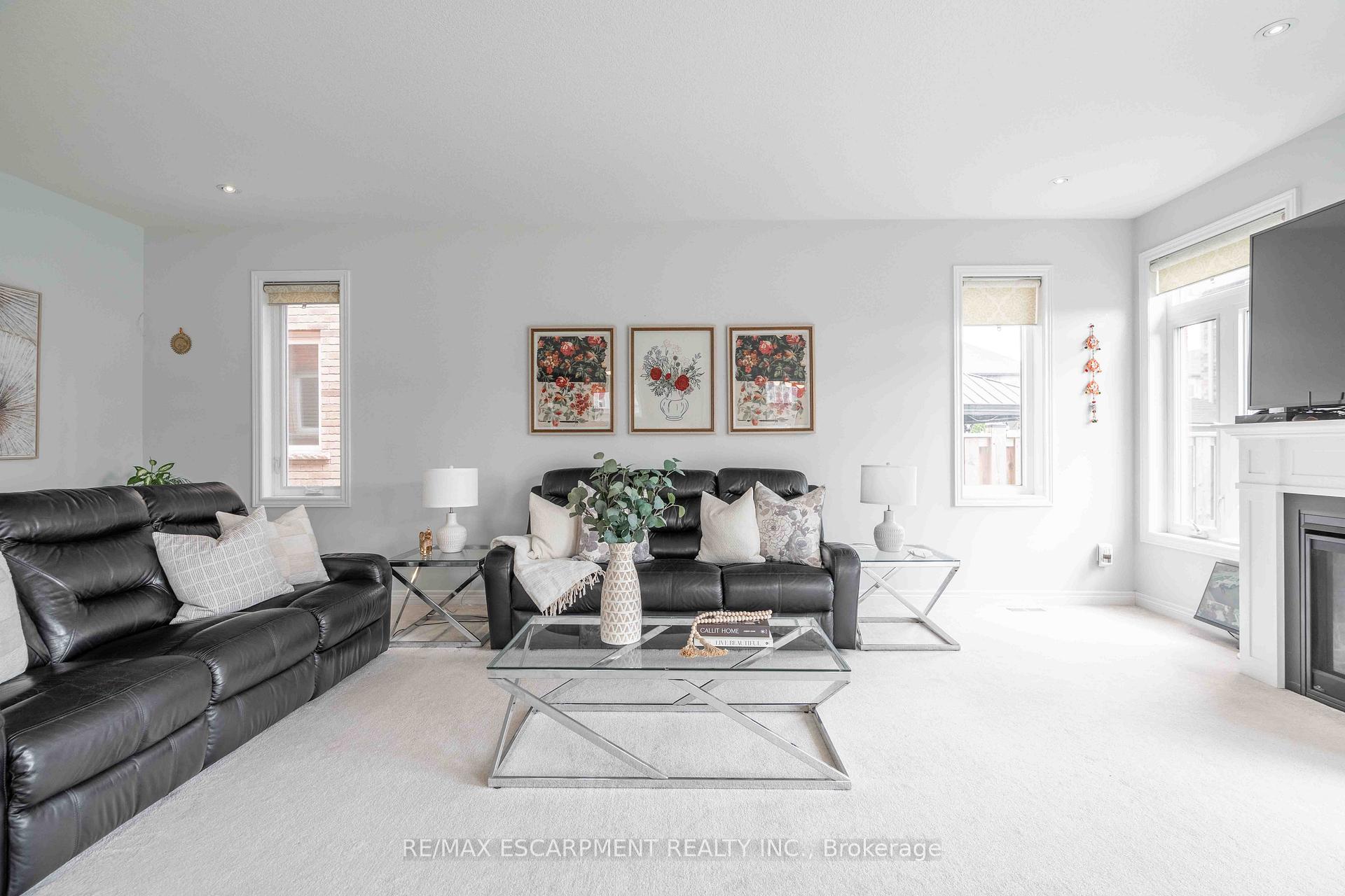Photo 14 of 3 Narbonne Crescent, Hamilton, Stoney Creek Mountain — HOMEH