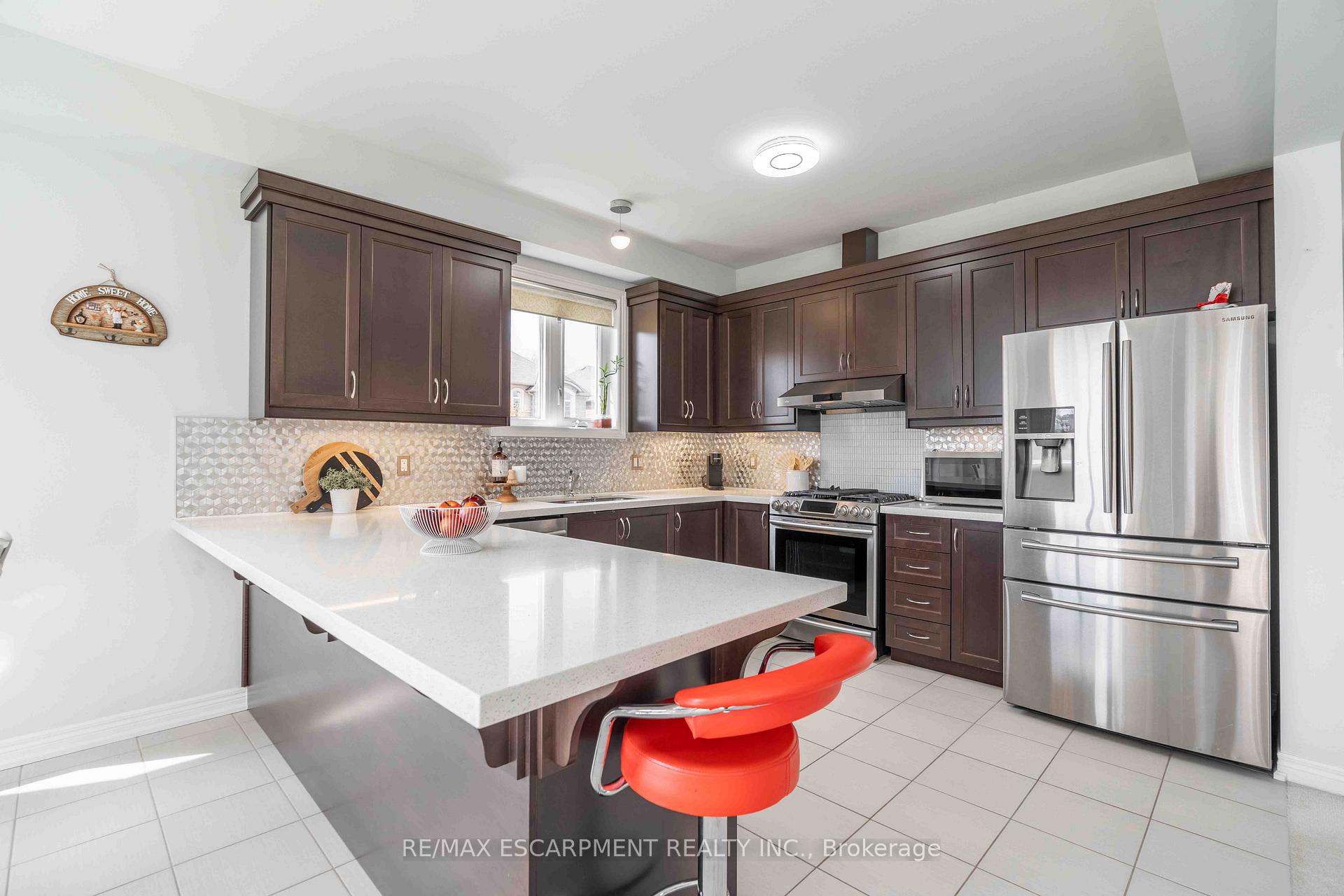 Photo 19 of 3 Narbonne Crescent, Hamilton, Stoney Creek Mountain — HOMEH