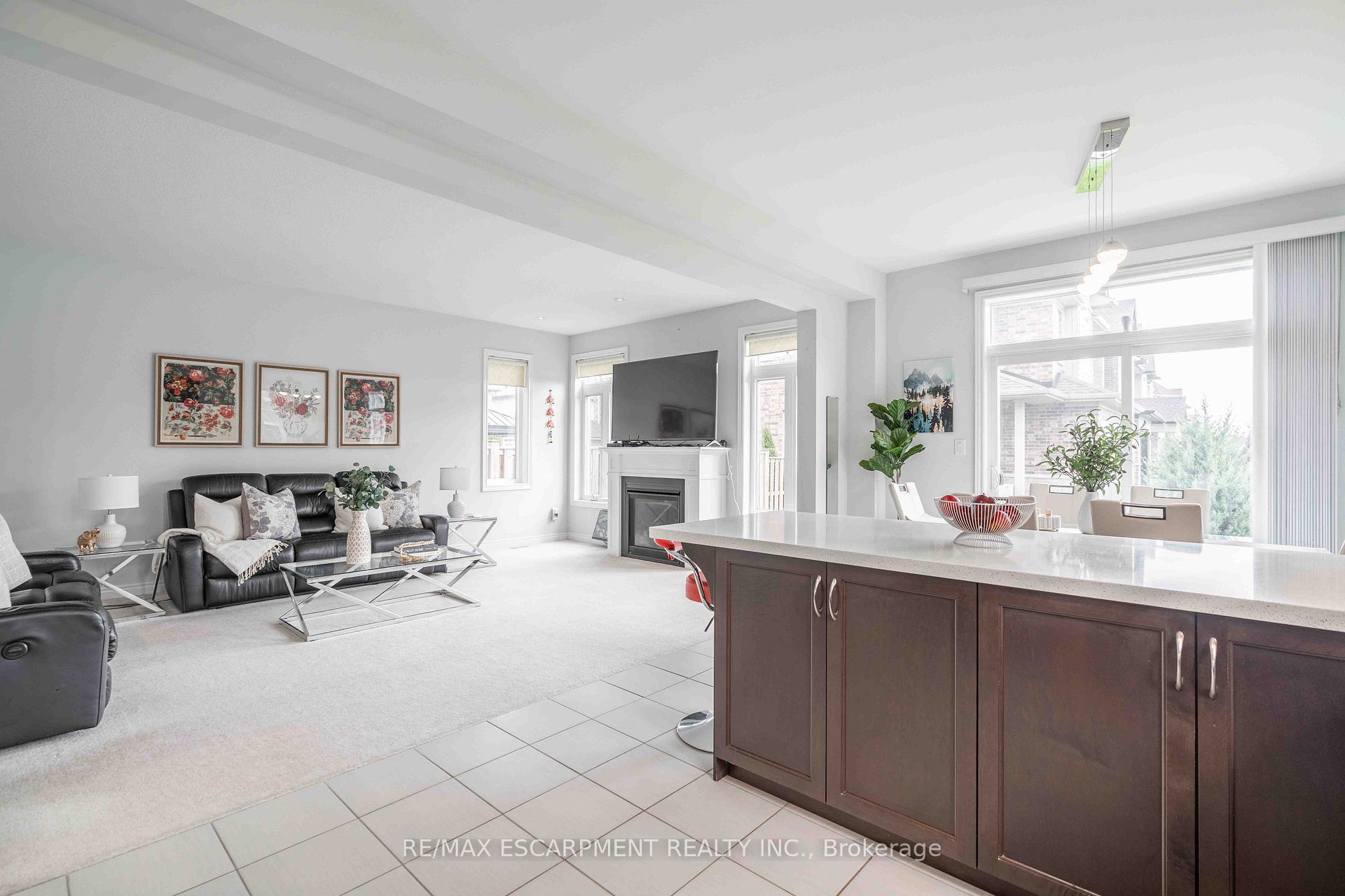 Photo 23 of 3 Narbonne Crescent, Hamilton, Stoney Creek Mountain — HOMEH