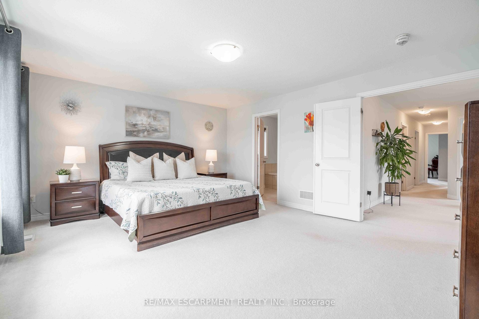 Photo 27 of 3 Narbonne Crescent, Hamilton, Stoney Creek Mountain — HOMEH