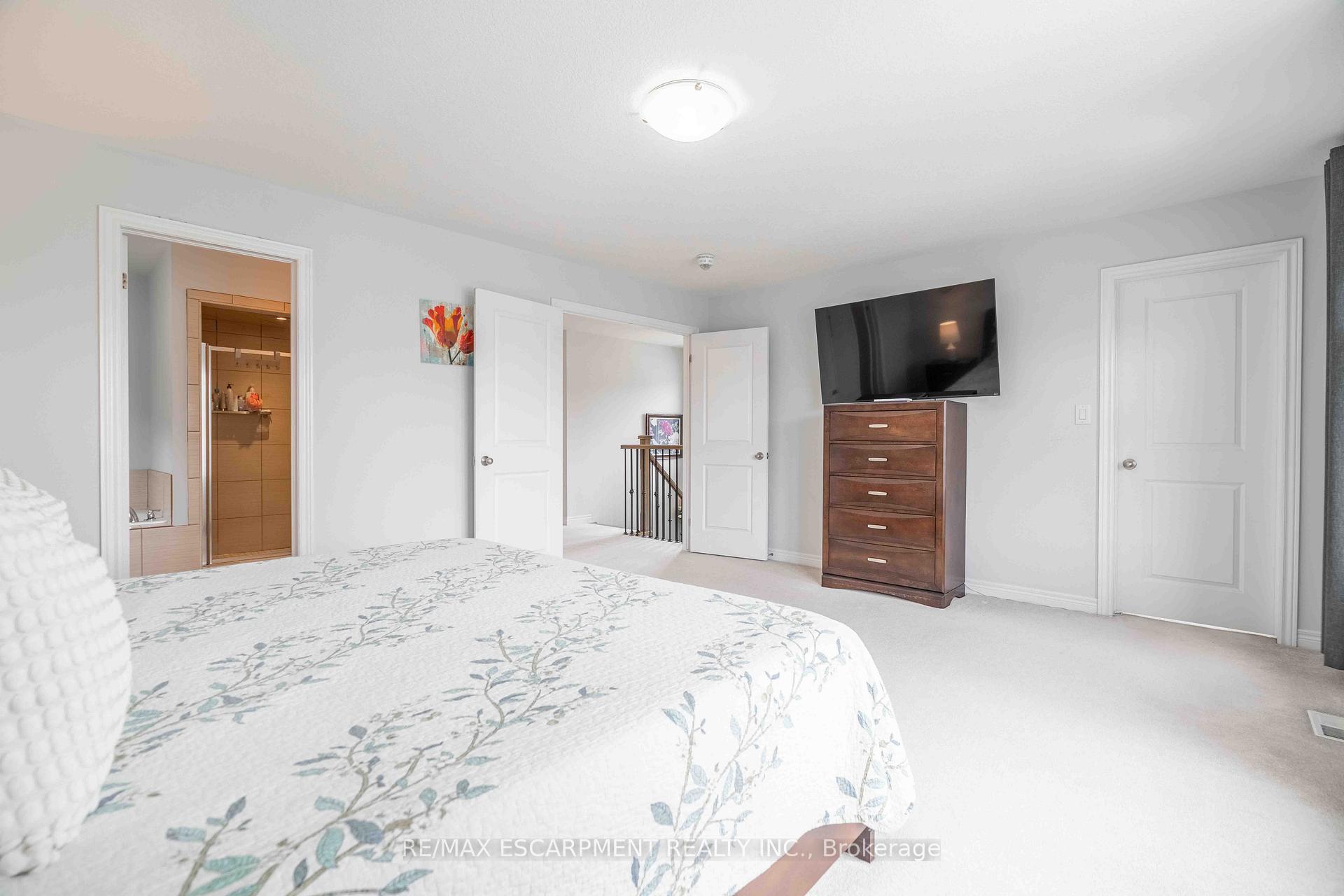 Photo 29 of 3 Narbonne Crescent, Hamilton, Stoney Creek Mountain — HOMEH