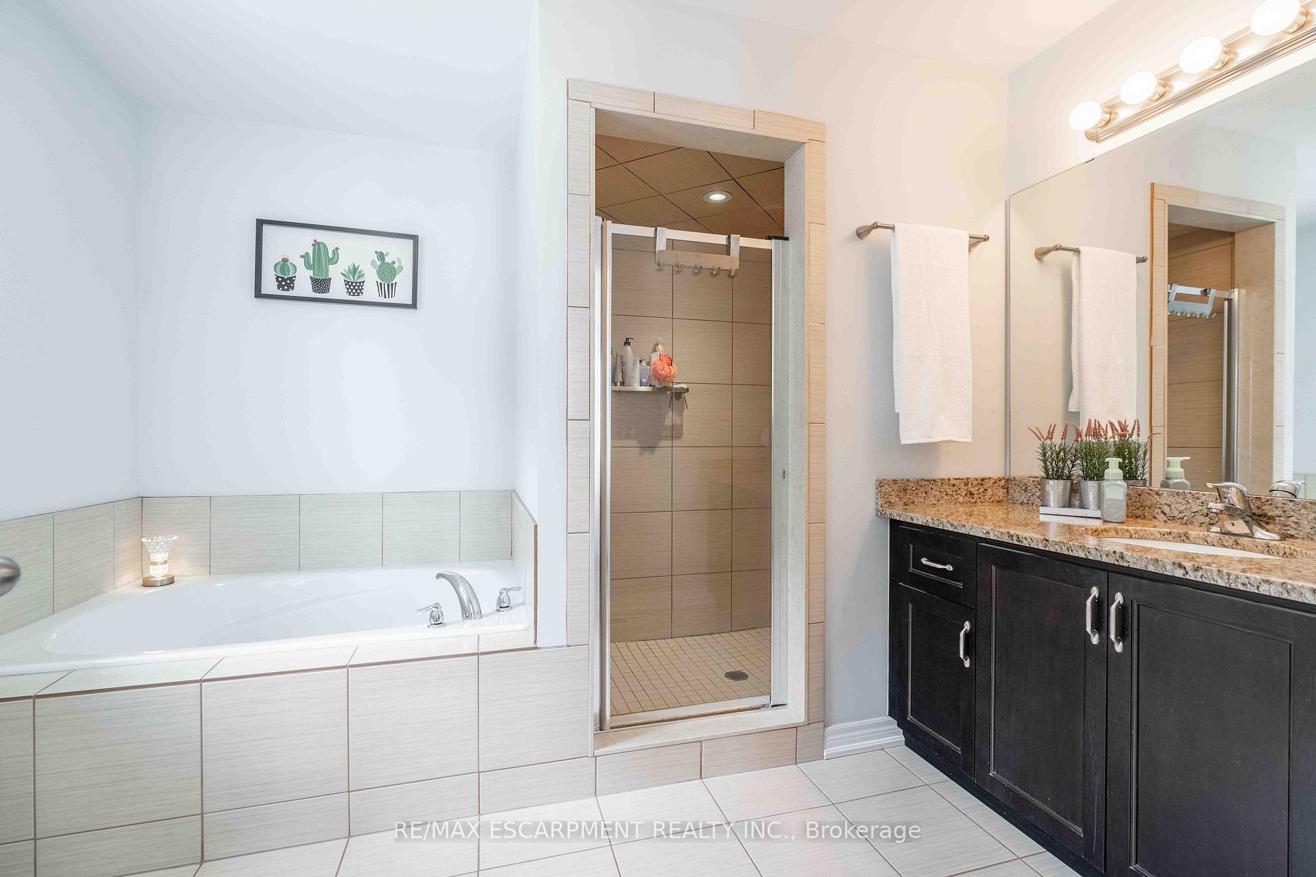 Photo 30 of 3 Narbonne Crescent, Hamilton, Stoney Creek Mountain — HOMEH