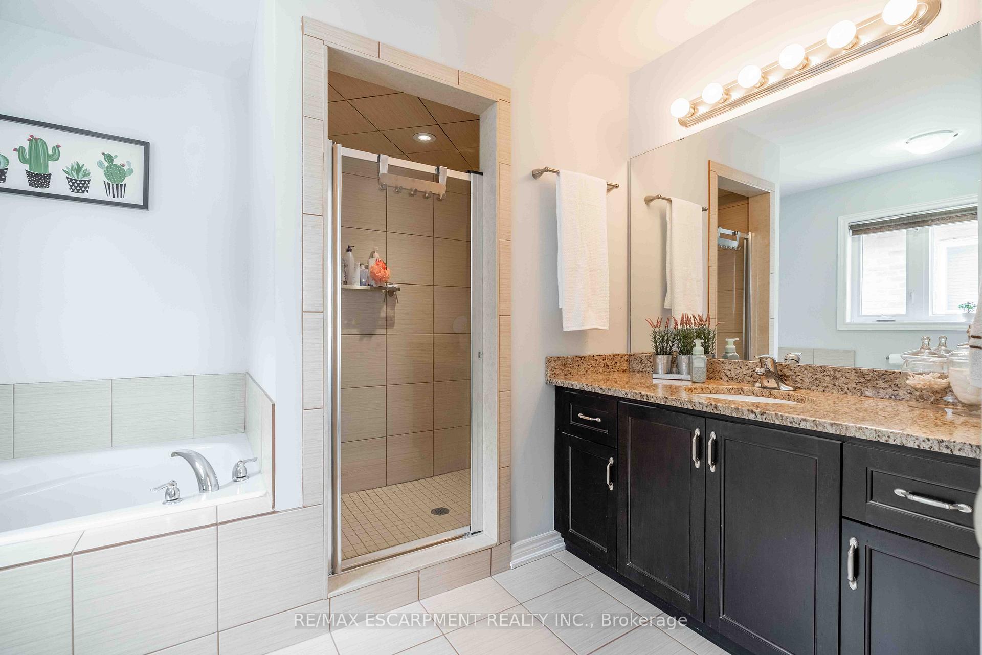Photo 31 of 3 Narbonne Crescent, Hamilton, Stoney Creek Mountain — HOMEH