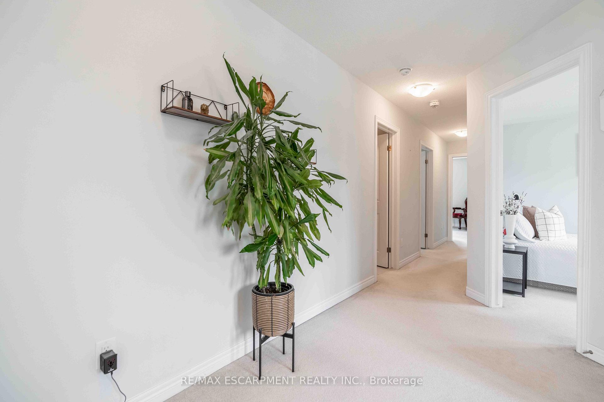 Photo 34 of 3 Narbonne Crescent, Hamilton, Stoney Creek Mountain — HOMEH
