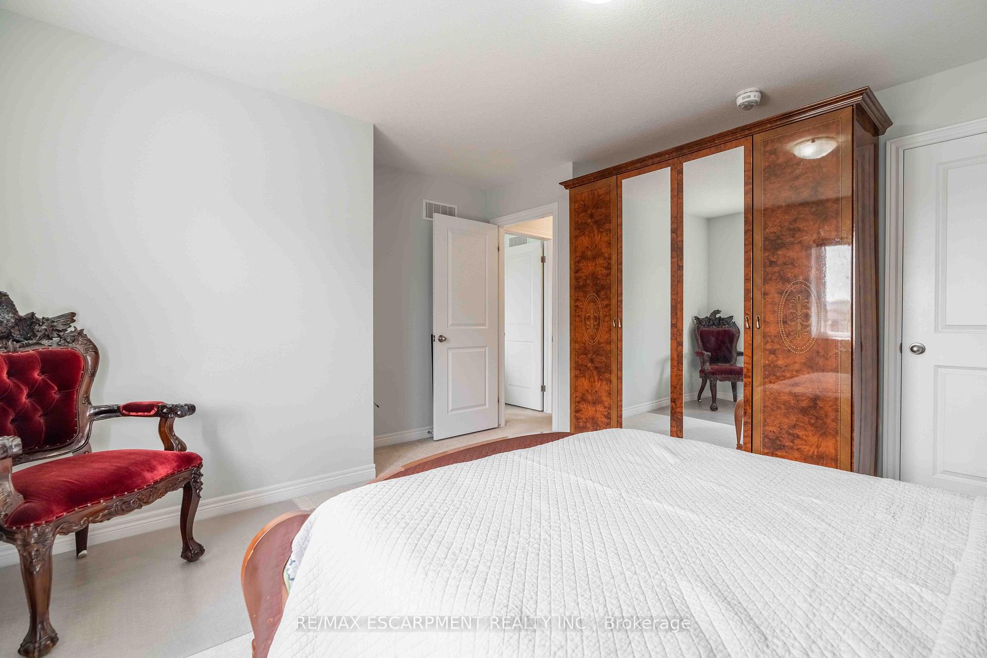 Photo 40 of 3 Narbonne Crescent, Hamilton, Stoney Creek Mountain — HOMEH