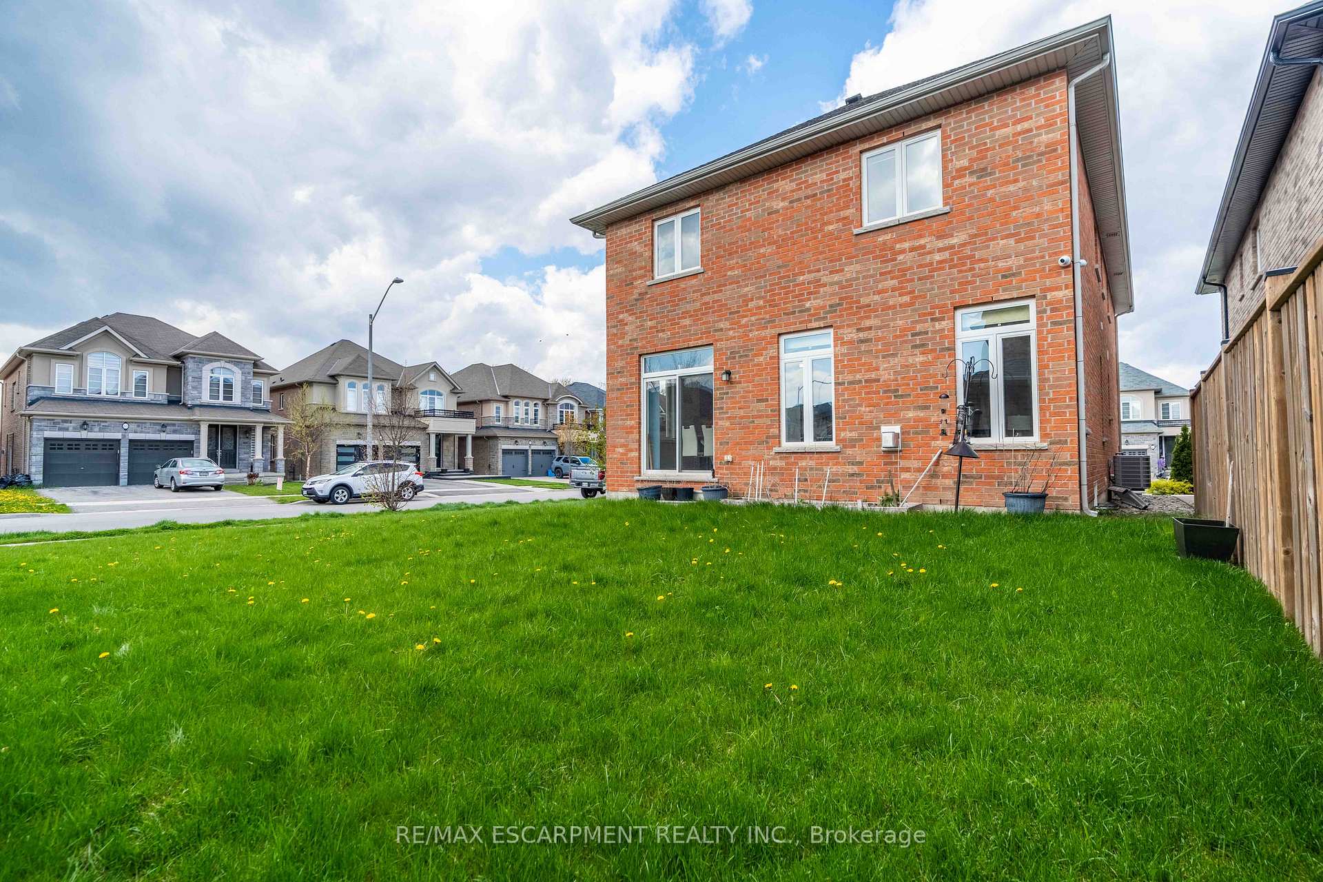 Photo 45 of 3 Narbonne Crescent, Hamilton, Stoney Creek Mountain — HOMEH