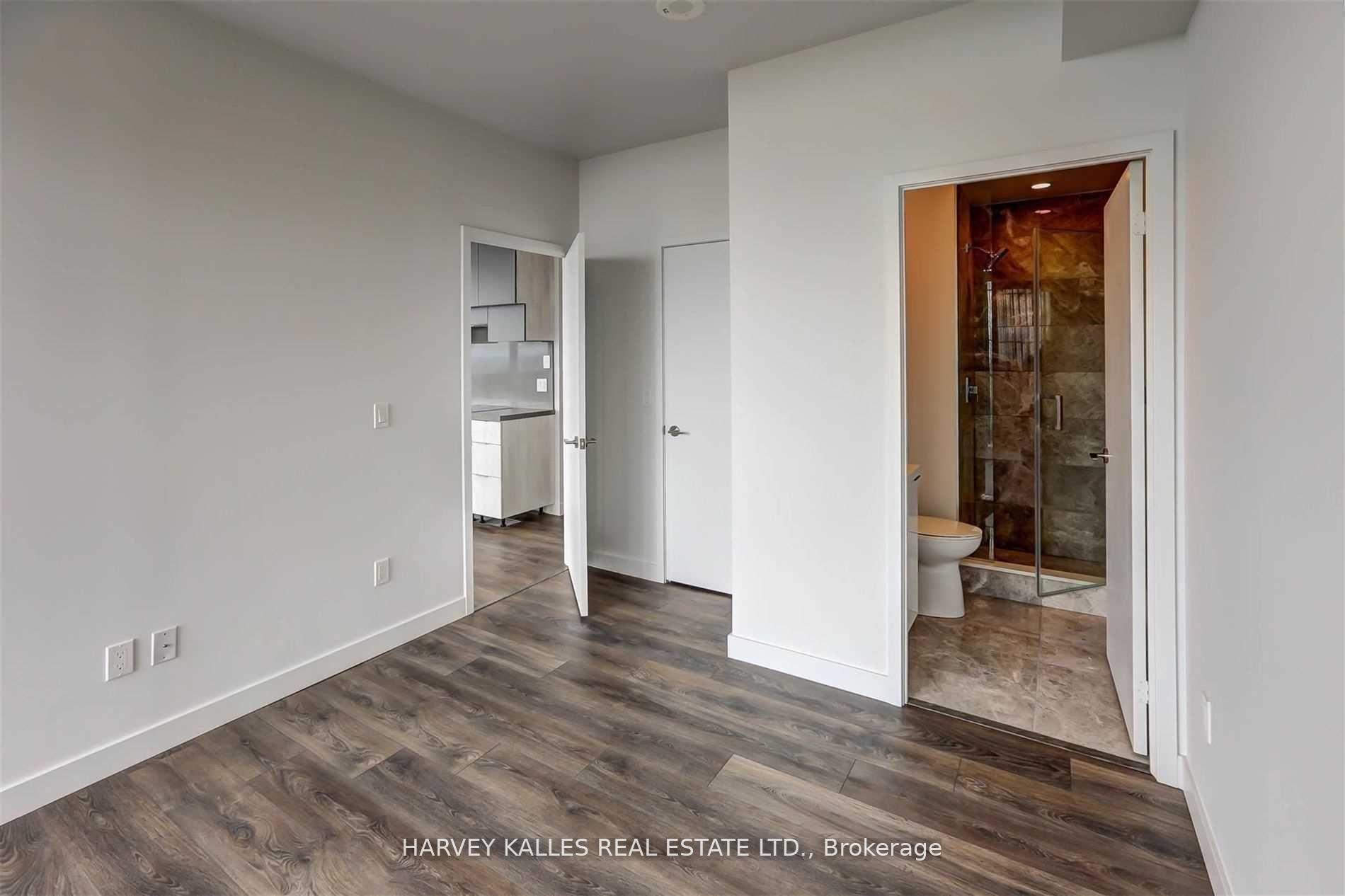 Photo 10 of Unit 5202, 8 Eglinton Avenue E, Toronto, Yonge-Eglinton — HOMEH