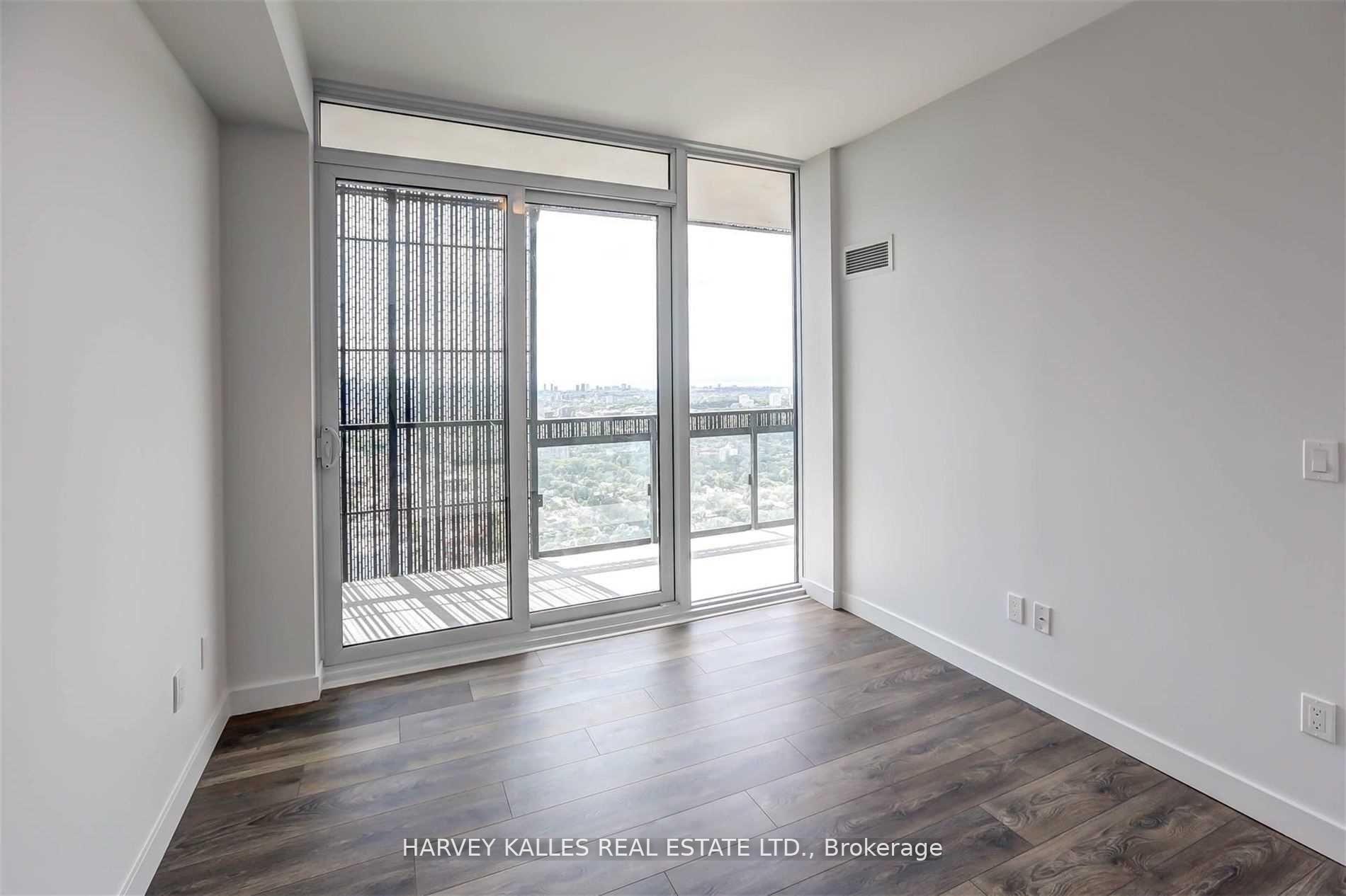 Photo 11 of Unit 5202, 8 Eglinton Avenue E, Toronto, Yonge-Eglinton — HOMEH