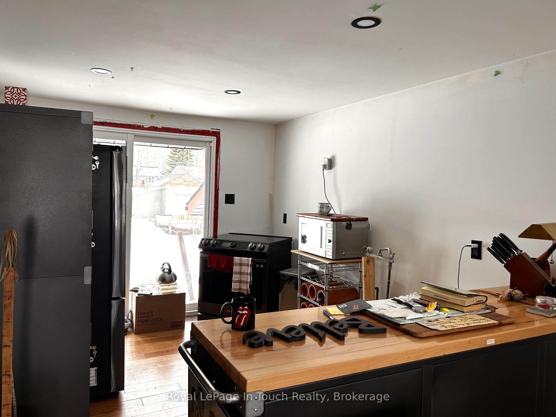 Photo 6 of 26 Dundee Drive, Tiny, Rural Tiny — HOMEH