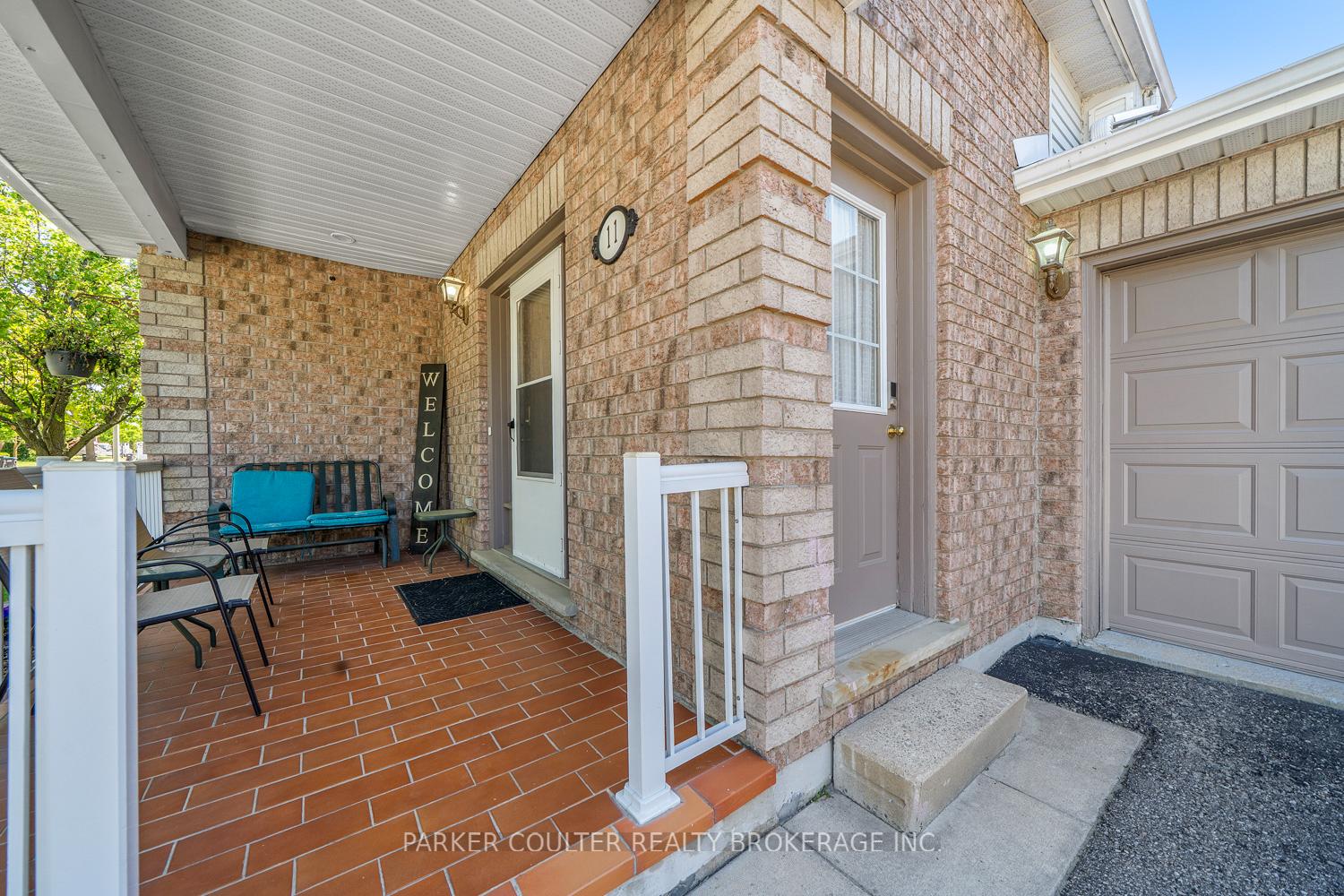 Photo 2 of 11 Watson Drive, Barrie, East Bayfield — HOMEH