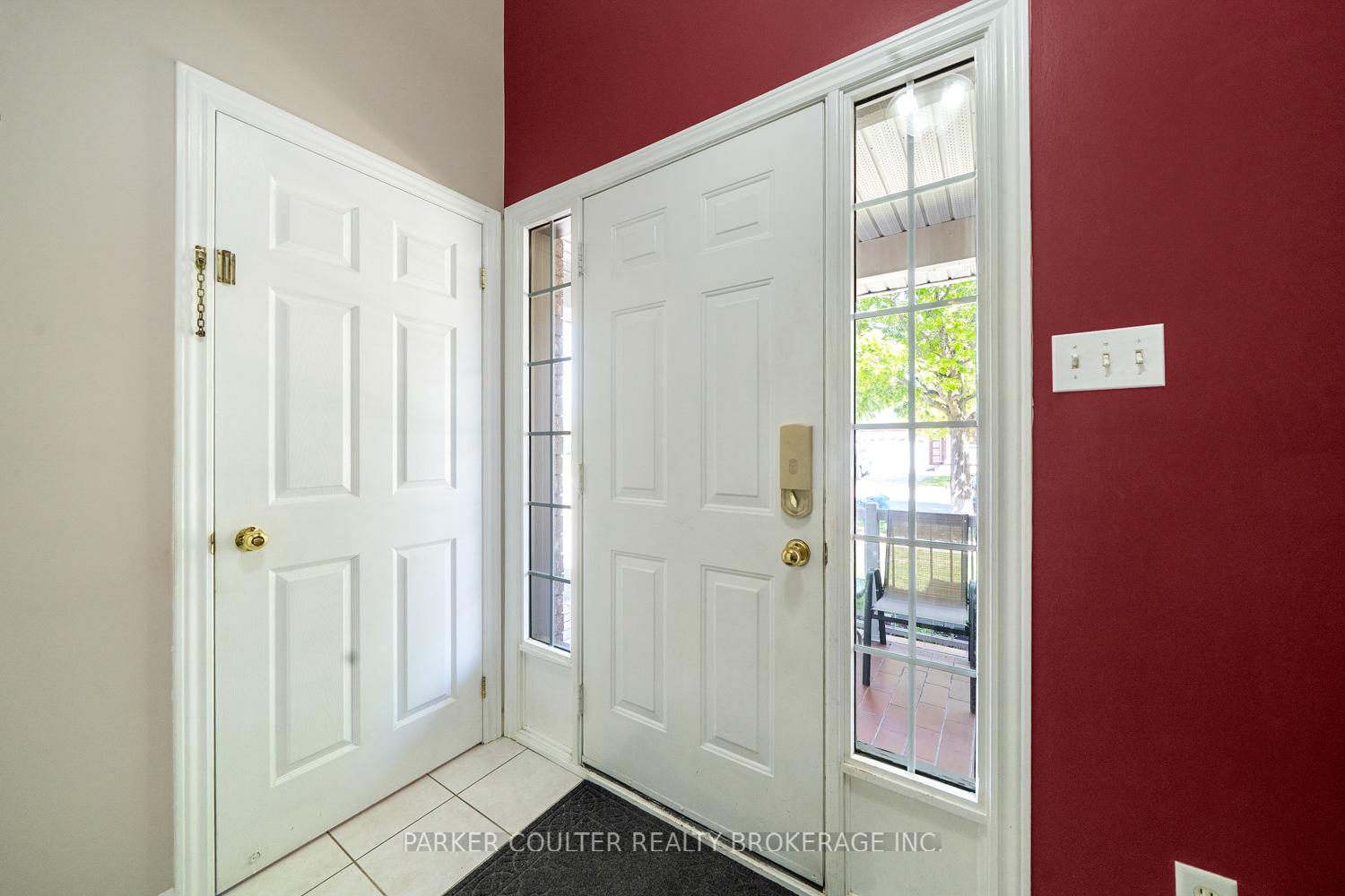 Photo 3 of 11 Watson Drive, Barrie, East Bayfield — HOMEH