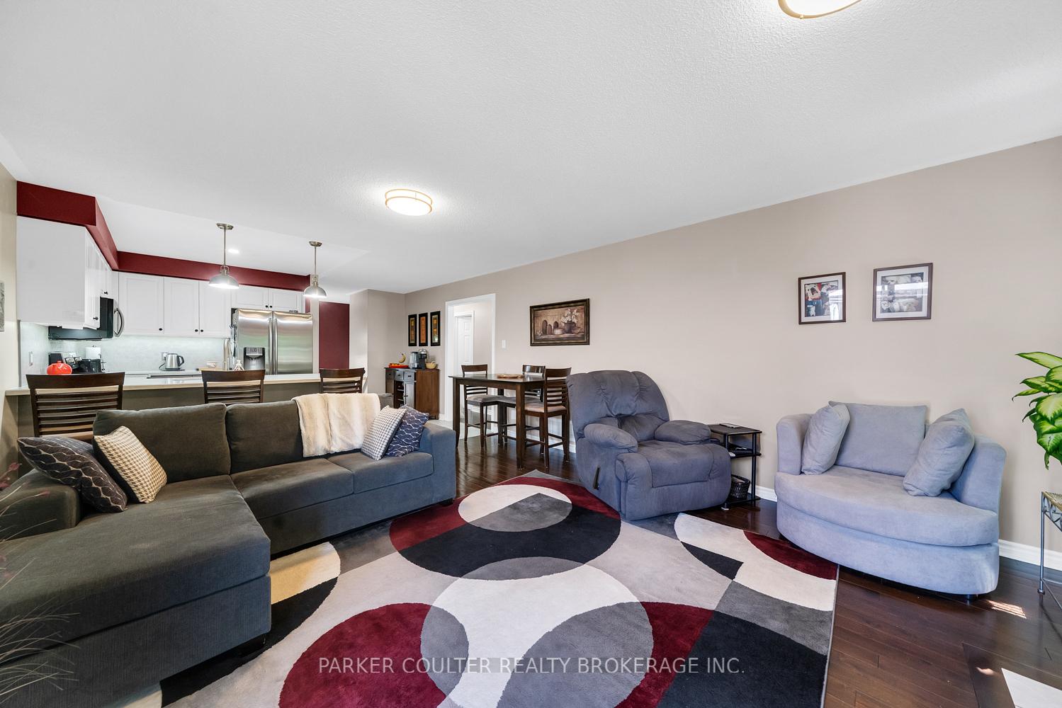 Photo 4 of 11 Watson Drive, Barrie, East Bayfield — HOMEH