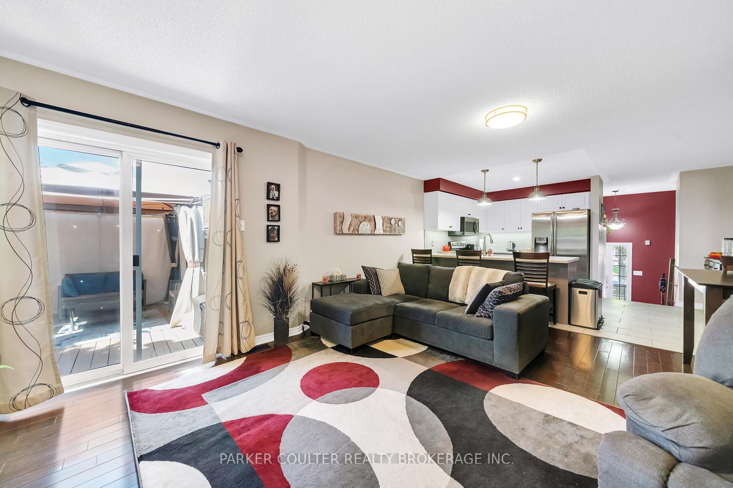 Photo 5 of 11 Watson Drive, Barrie, East Bayfield — HOMEH