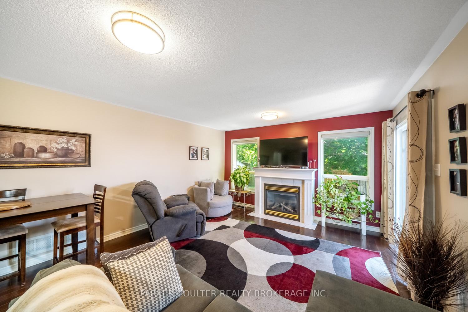 Photo 7 of 11 Watson Drive, Barrie, East Bayfield — HOMEH