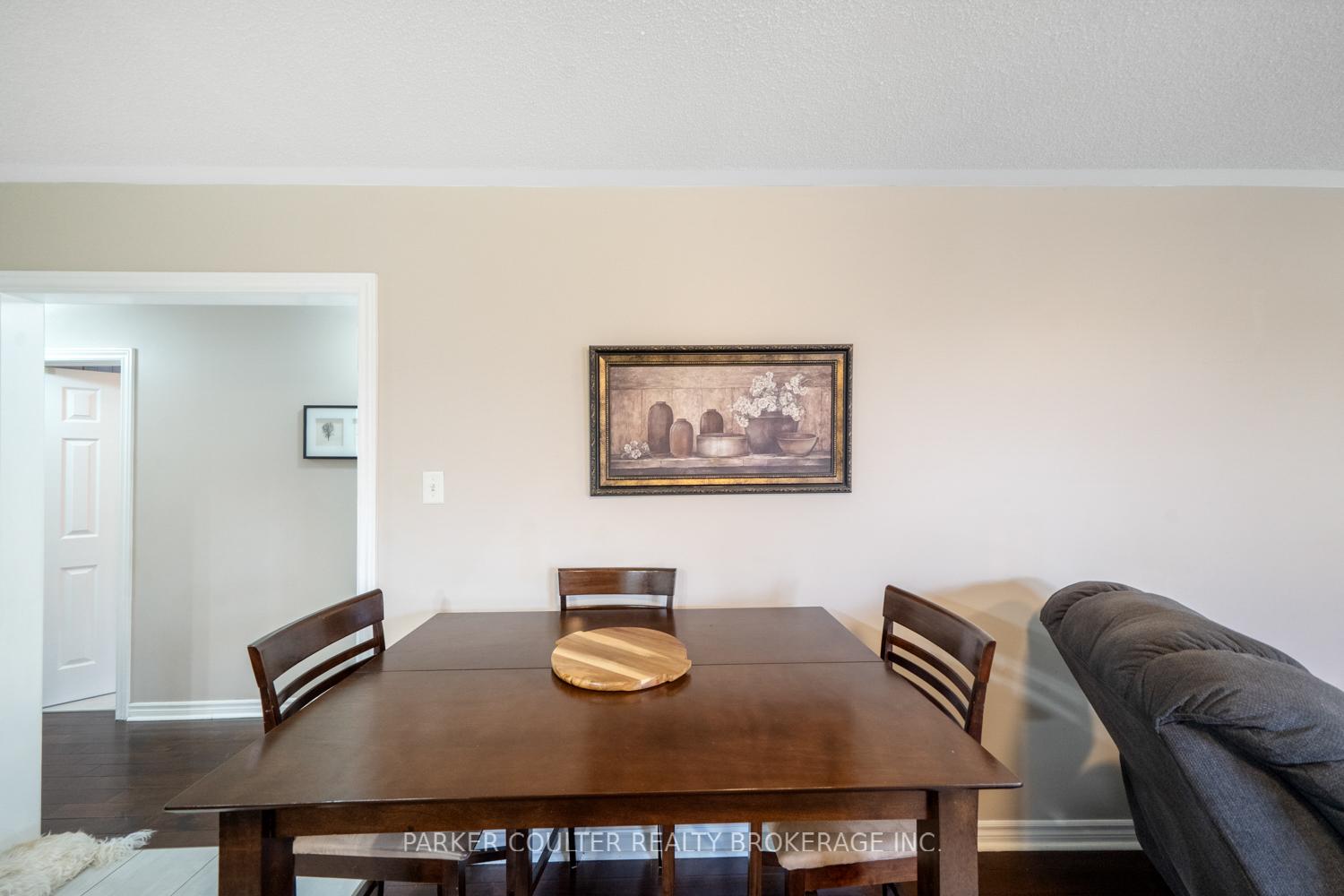 Photo 8 of 11 Watson Drive, Barrie, East Bayfield — HOMEH