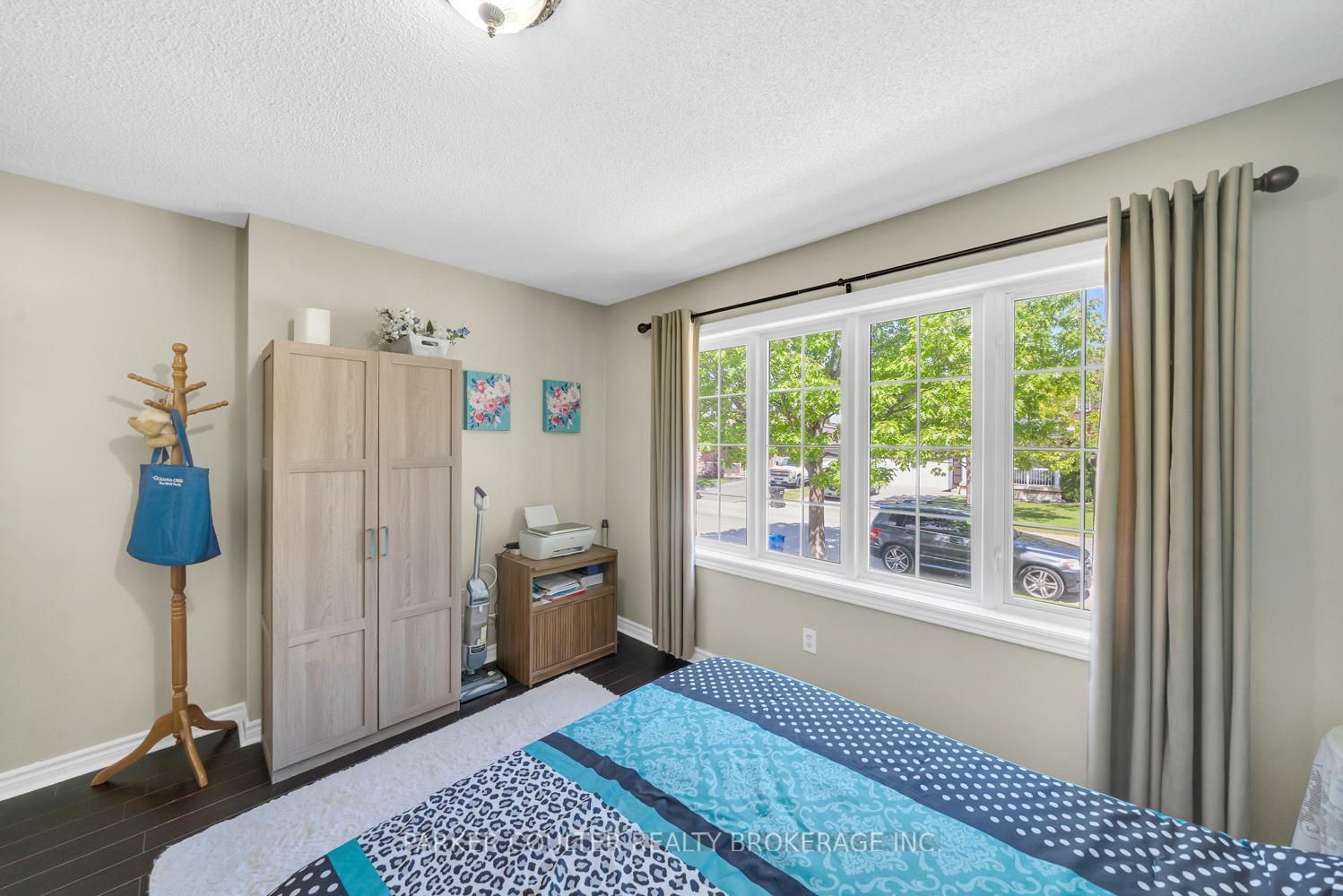 Photo 16 of 11 Watson Drive, Barrie, East Bayfield — HOMEH
