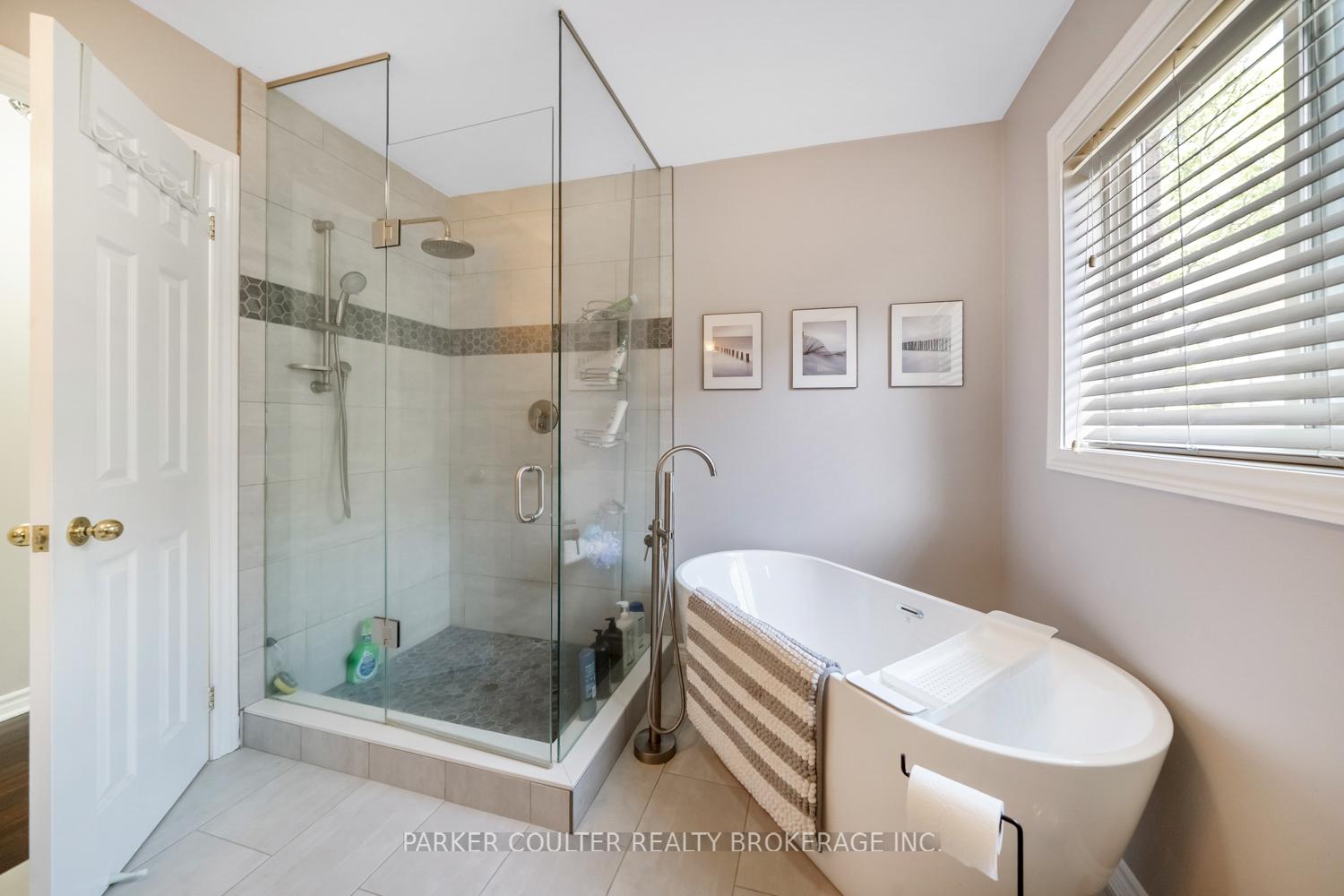 Photo 18 of 11 Watson Drive, Barrie, East Bayfield — HOMEH