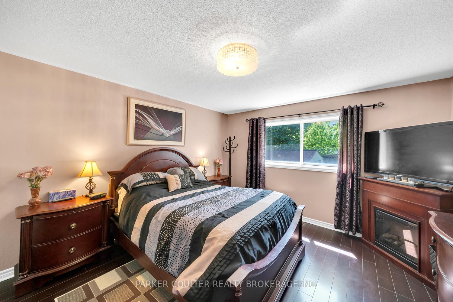 Photo 23 of 11 Watson Drive, Barrie, East Bayfield — HOMEH
